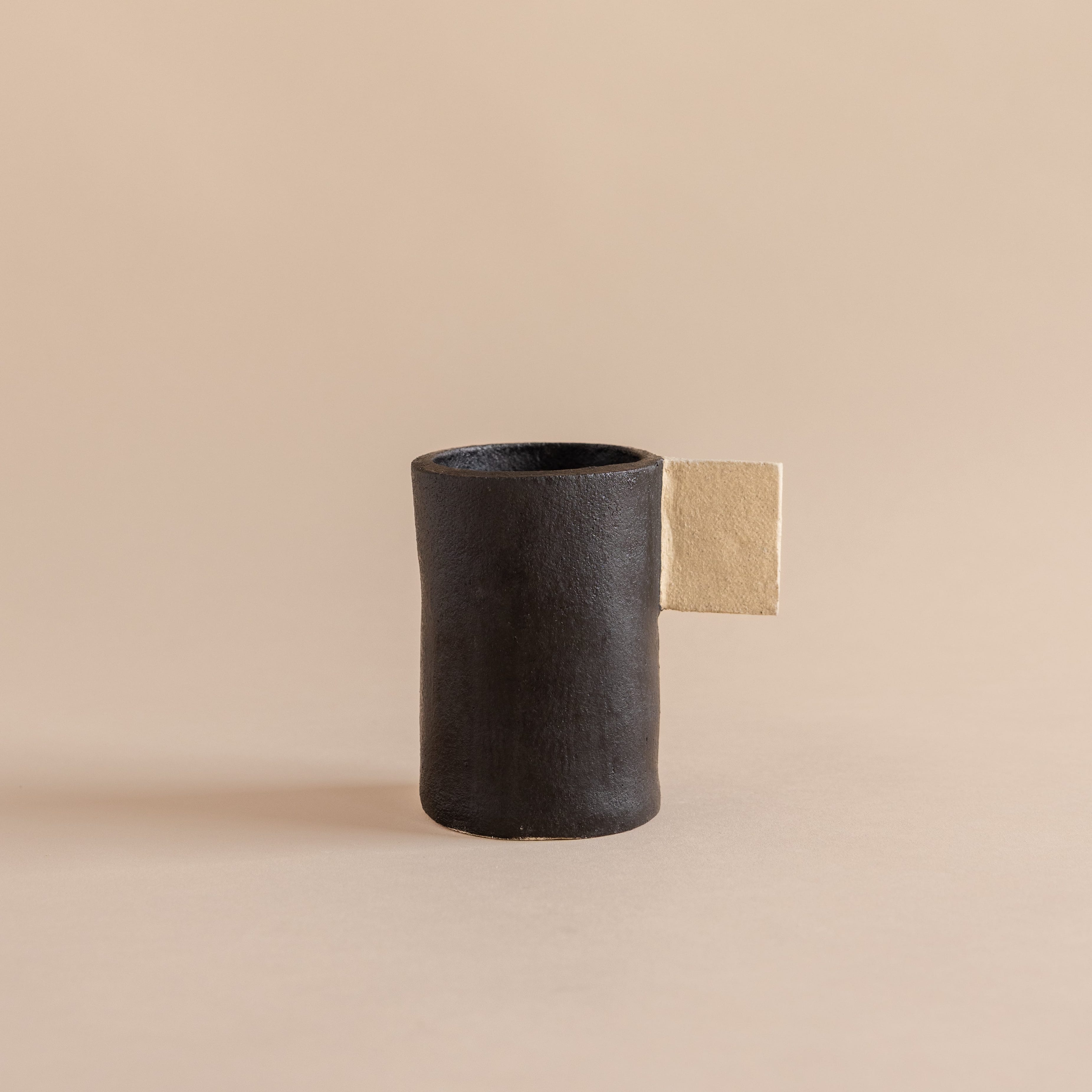 Noir Square Tab Cup by Heyja Do