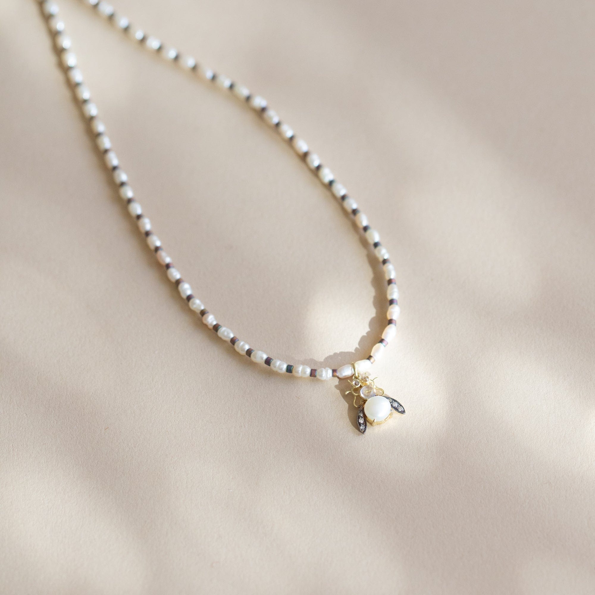 5 Octobre Necklaces Bee Pendant Necklace