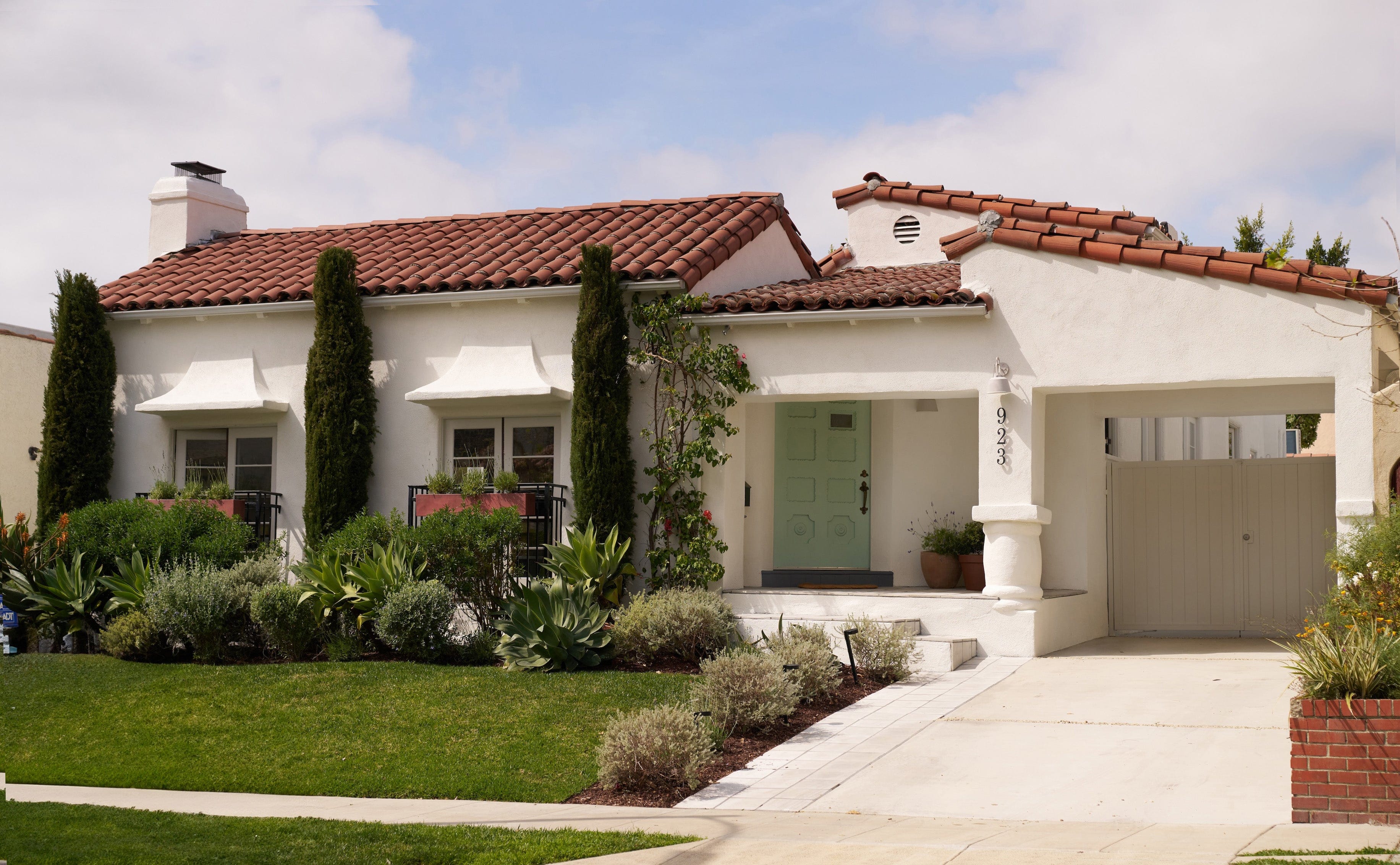 923-s-ogden-dr-neustadt-low res-34cw.jpg