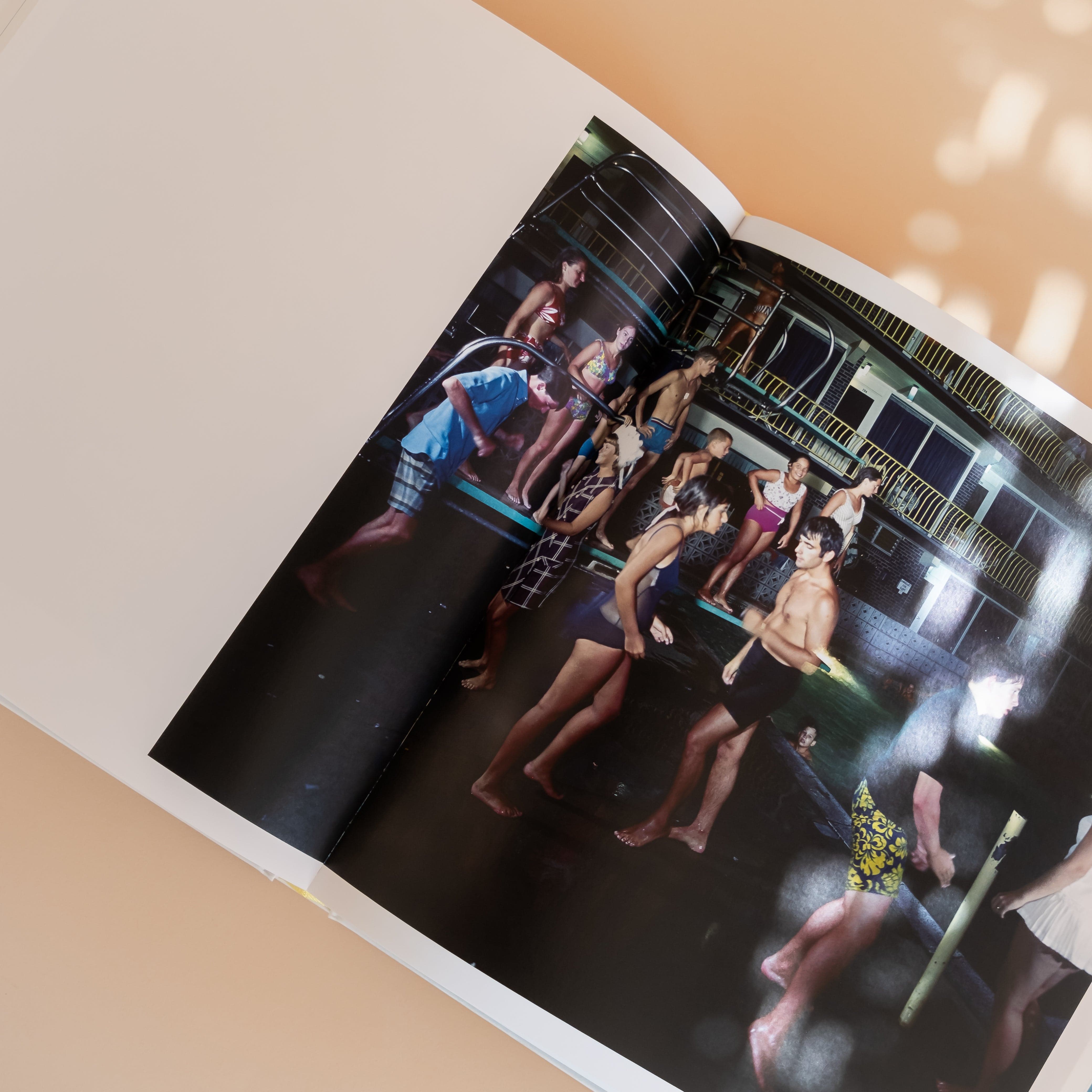 Artbook DAP Art The Swimming Pool in Photography