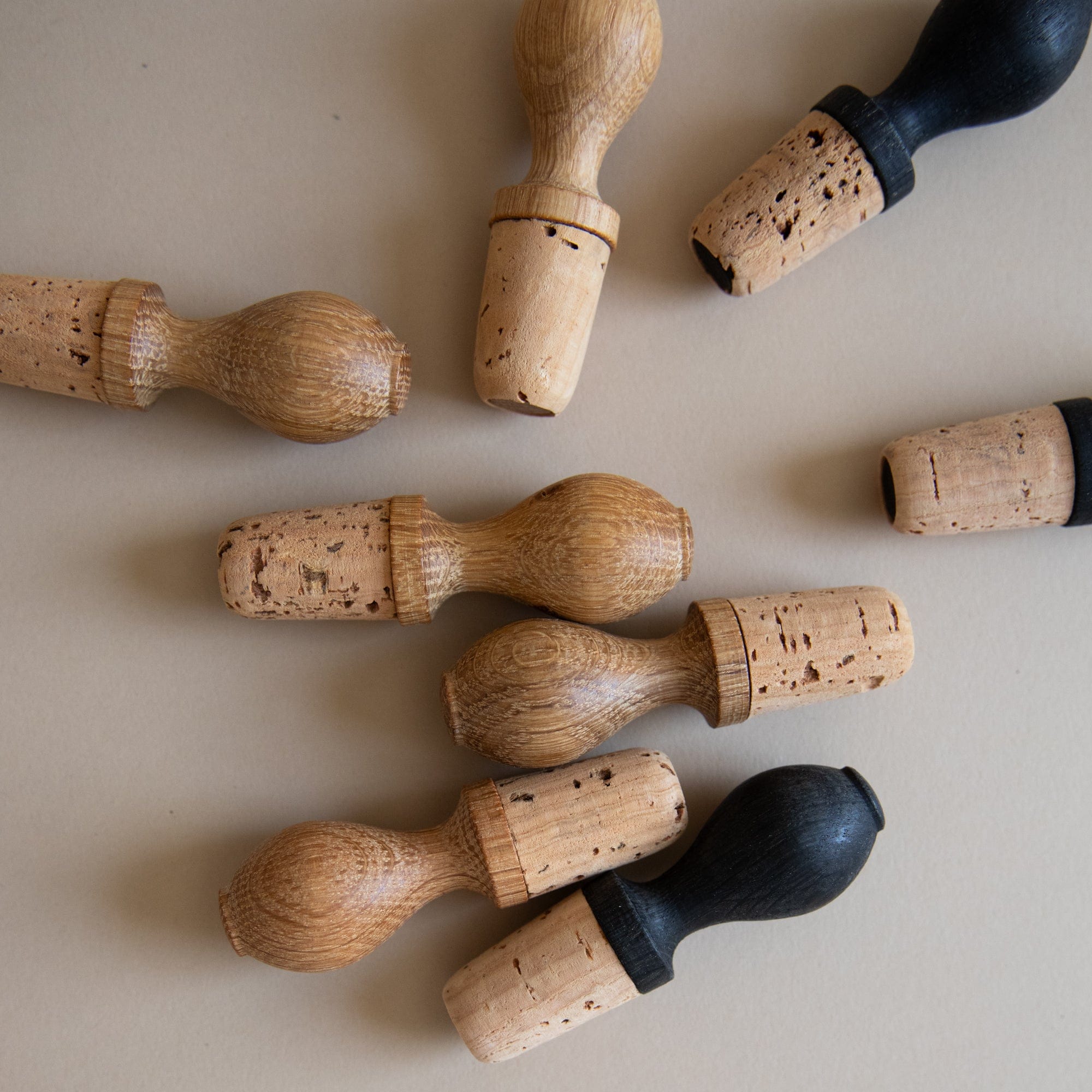 Earth & Nest Barware Oak Wine Stopper