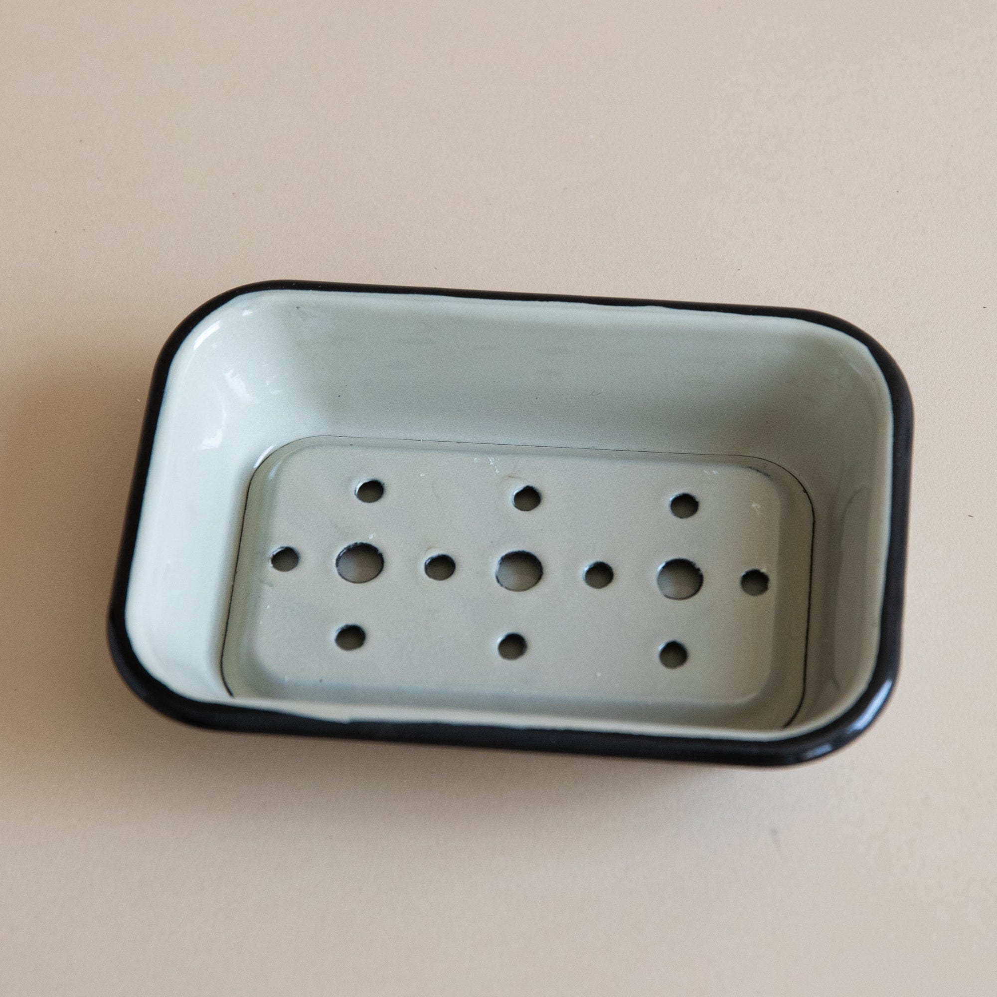 Earth & Nest Bath Accessories Enamel Soap Dish