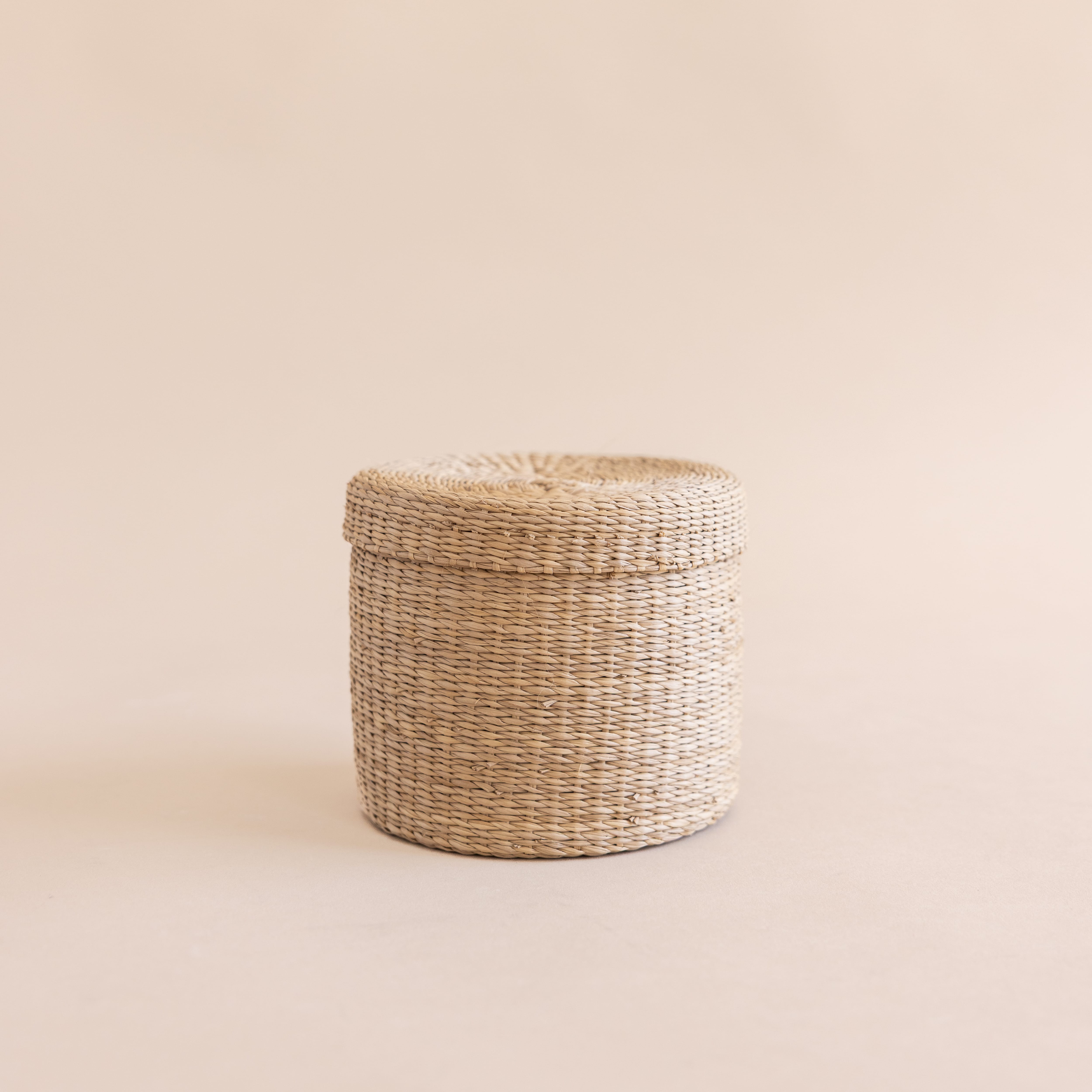Guanabana Baskets Round Lidded Iraca Basket