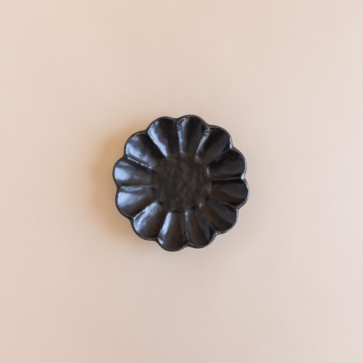 Kanesho Toki Dinnerware Black / Appetizer - 5.5" Rinka Plates