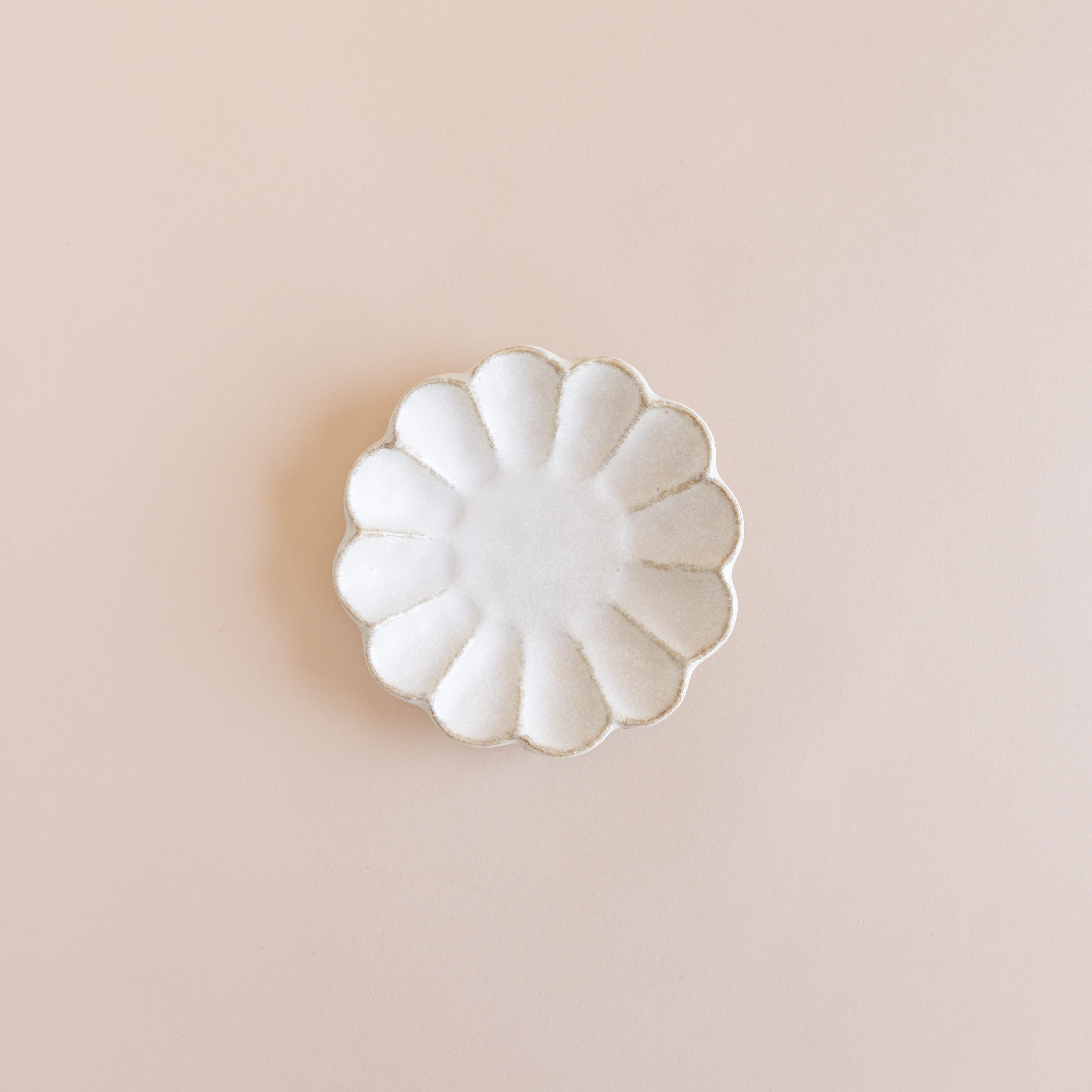 Kanesho Toki Dinnerware White / Appetizer - 5.5" Rinka Plates