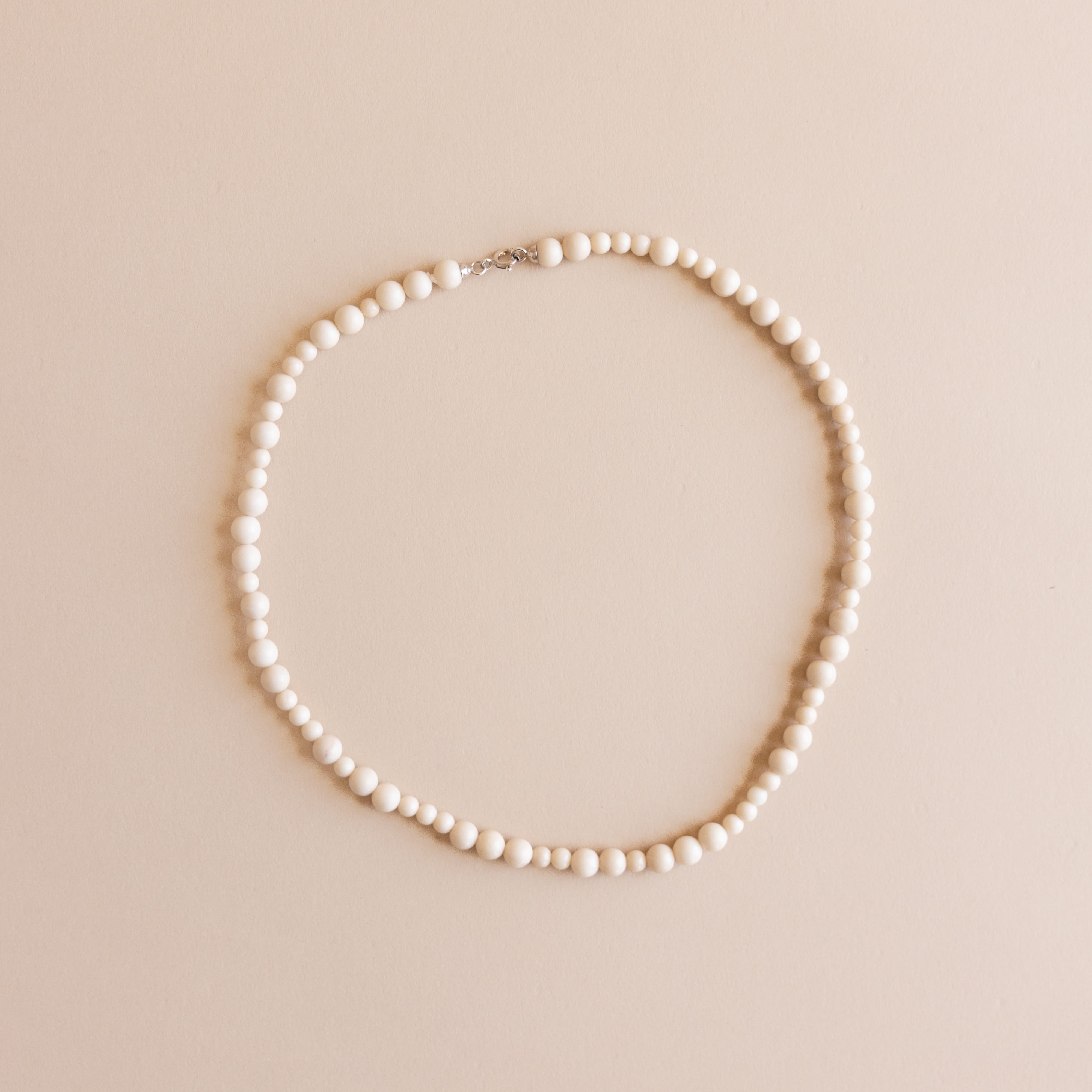 Labro Necklaces Otto Necklace in White Fossil