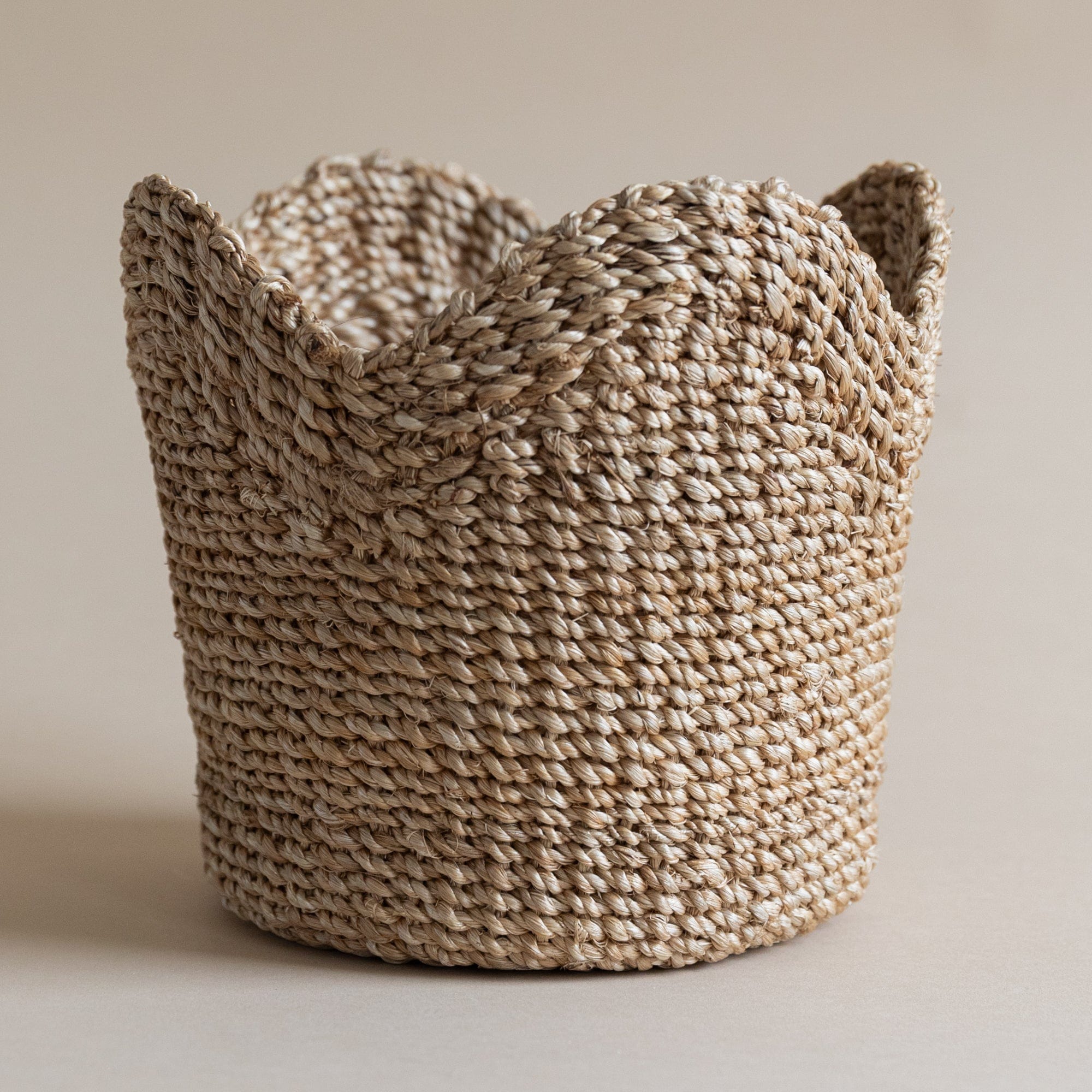 LIKHÂ Baskets Scallop Basket