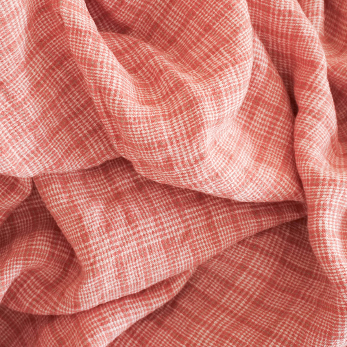 Linge Particulier Tablecloths Large - 63" x 118" / Red Checks French Linen Tablecloth