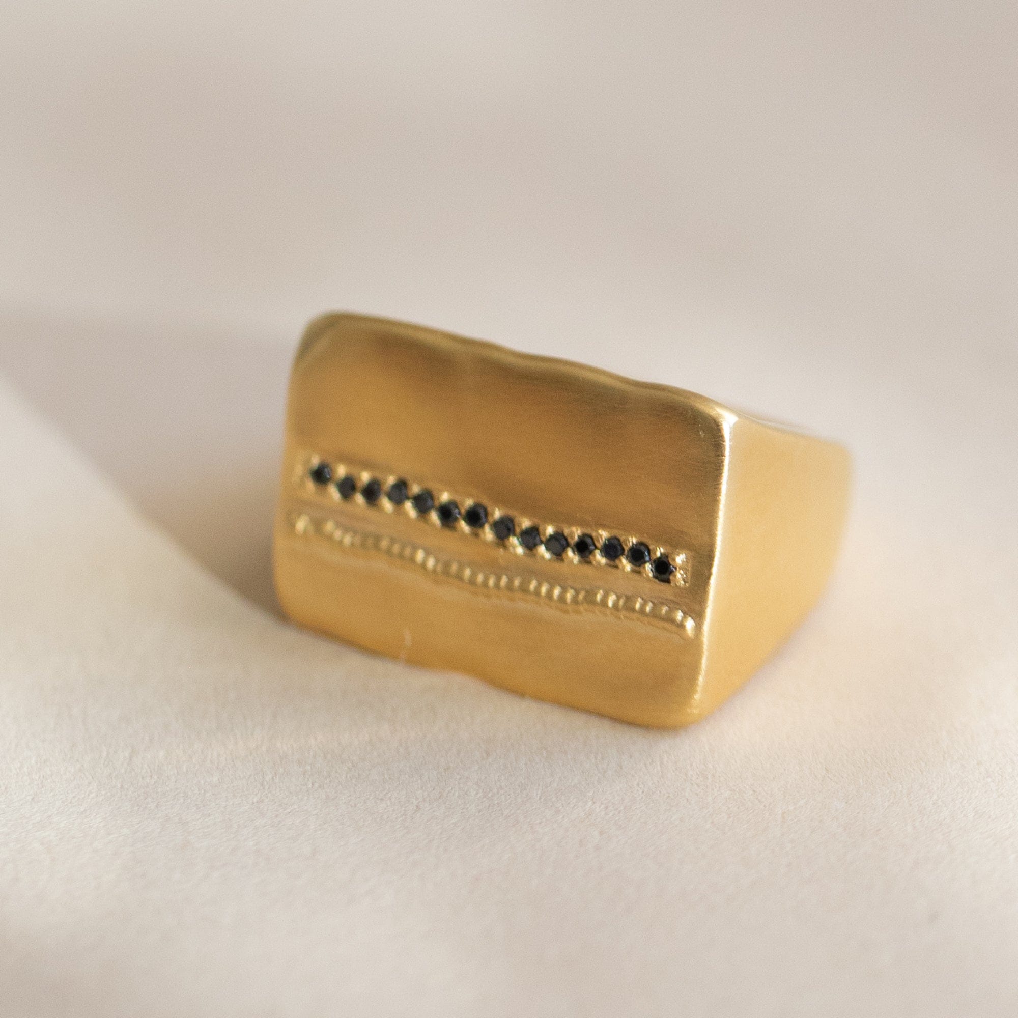 Louise Hendricks Rings Size 6 Elvis Ring