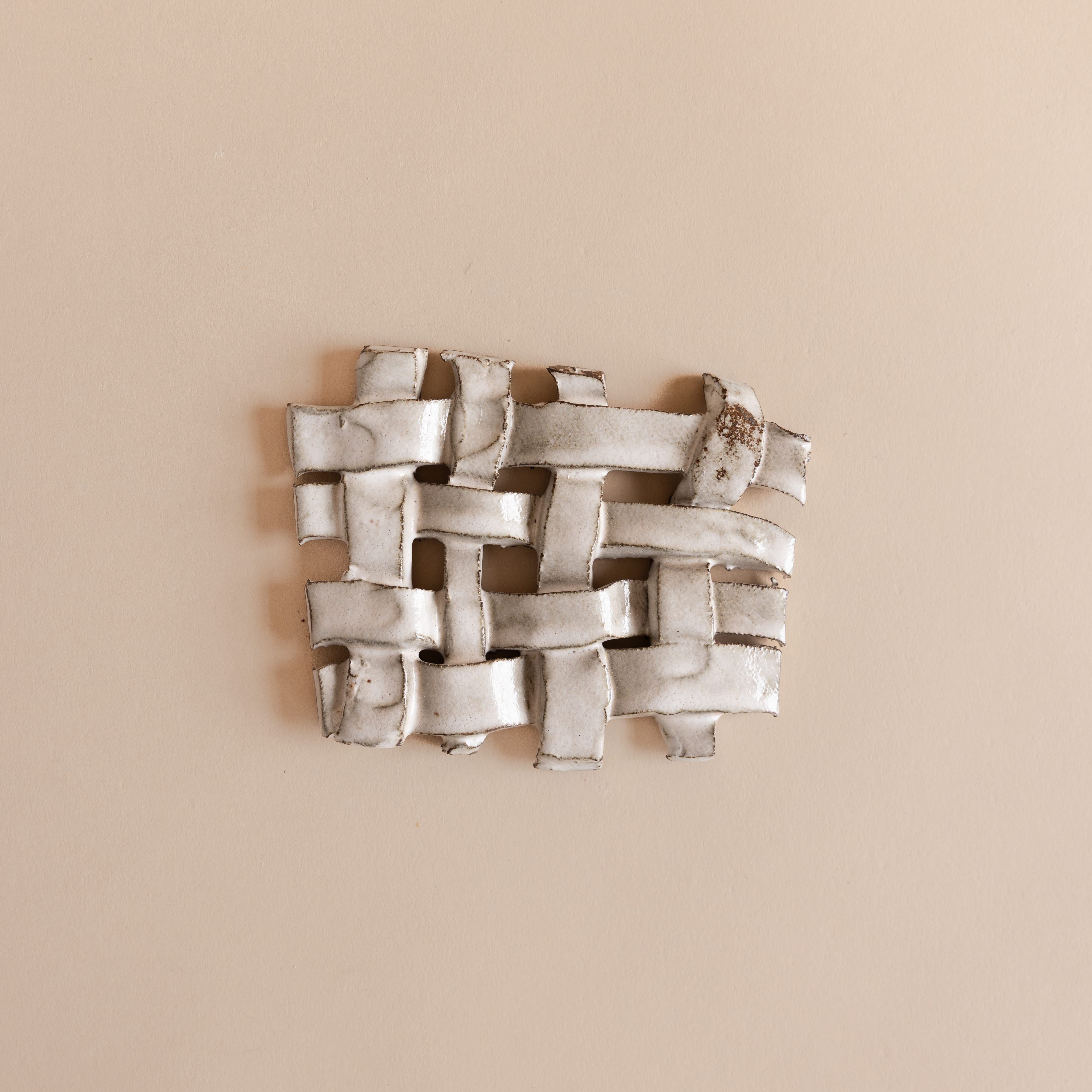 Mondays Bath Accessories White Braided Ceramic Soap Dish