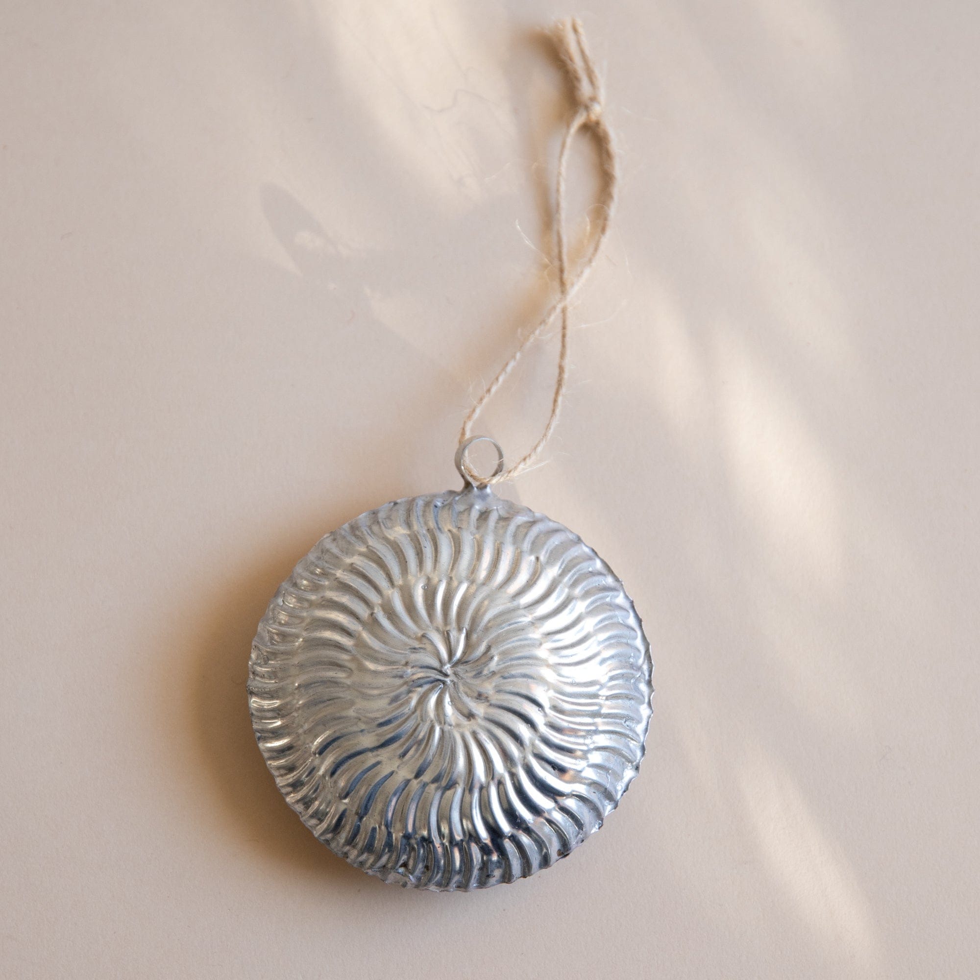 ONORA Seasonal Round Tin Ornament