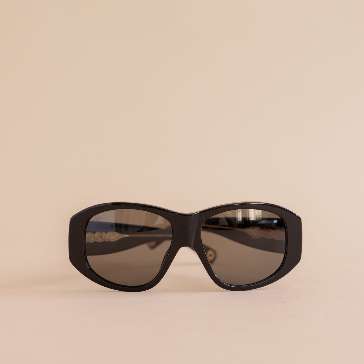 VADA Eyewear Black Onyx Gold Eartha Sunglasses by VADA