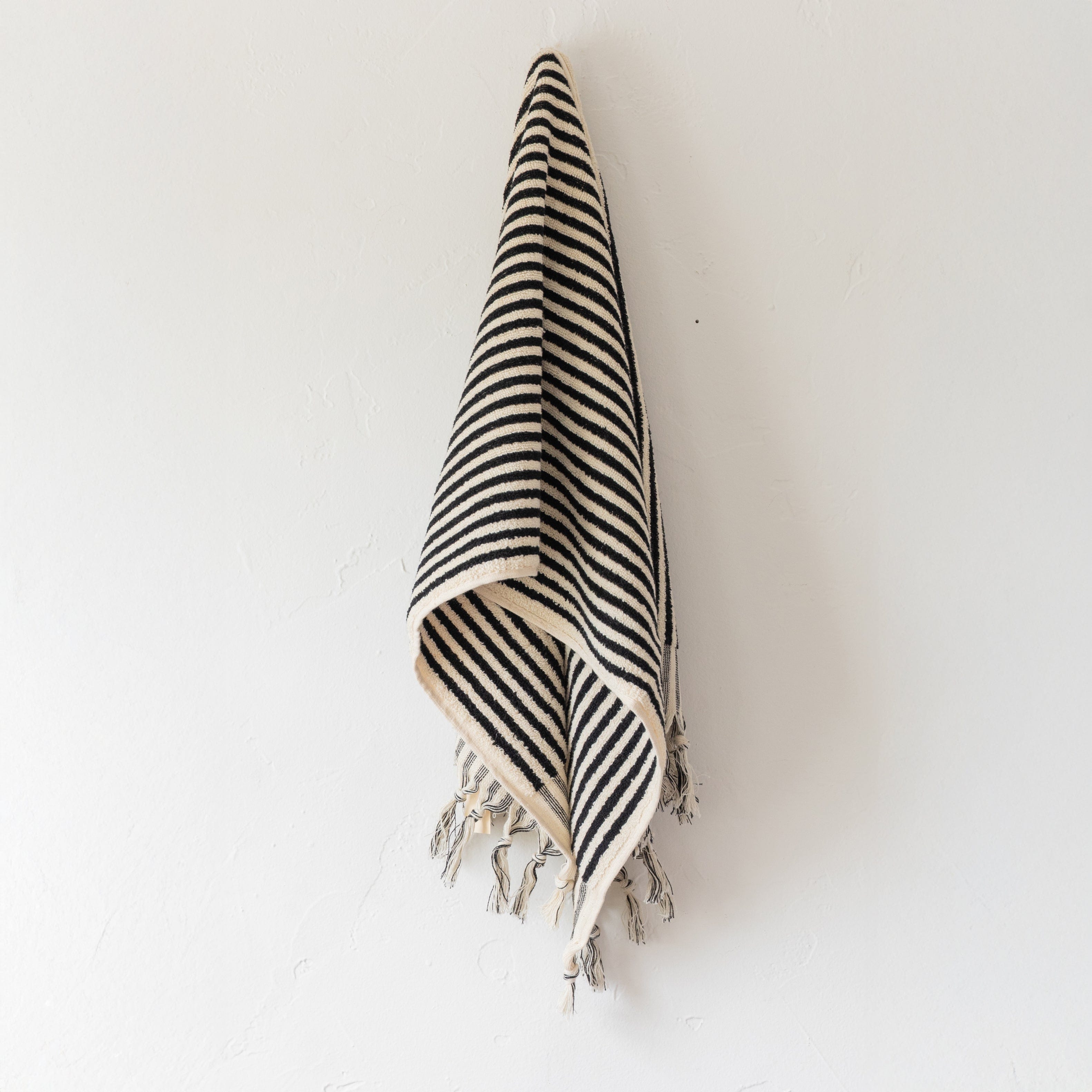 YURTLUS Bath Towels Hand Towel / Black Turkish Bath Collection in Stripes