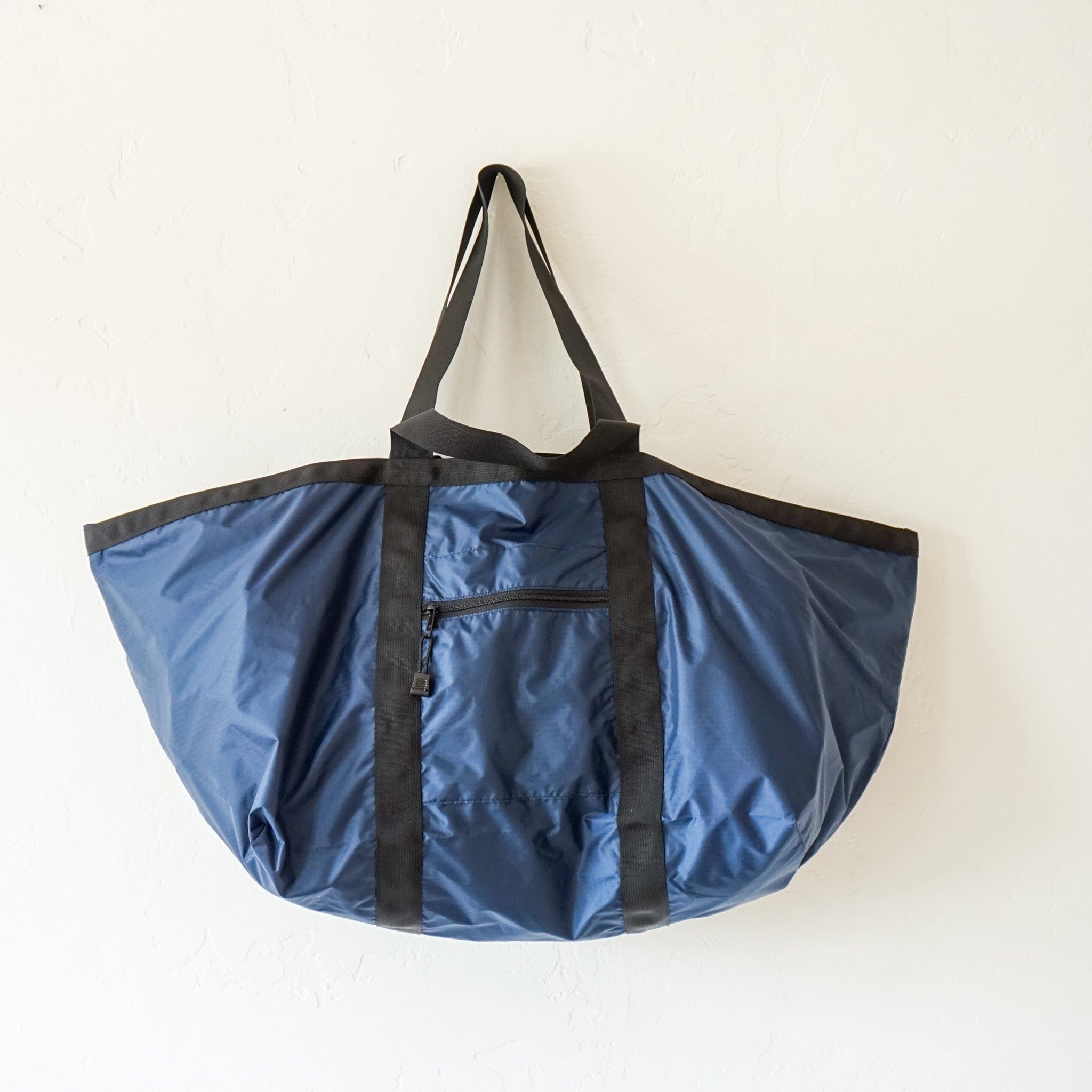 8.6.4 Bags Navy/Black Weekender Bag