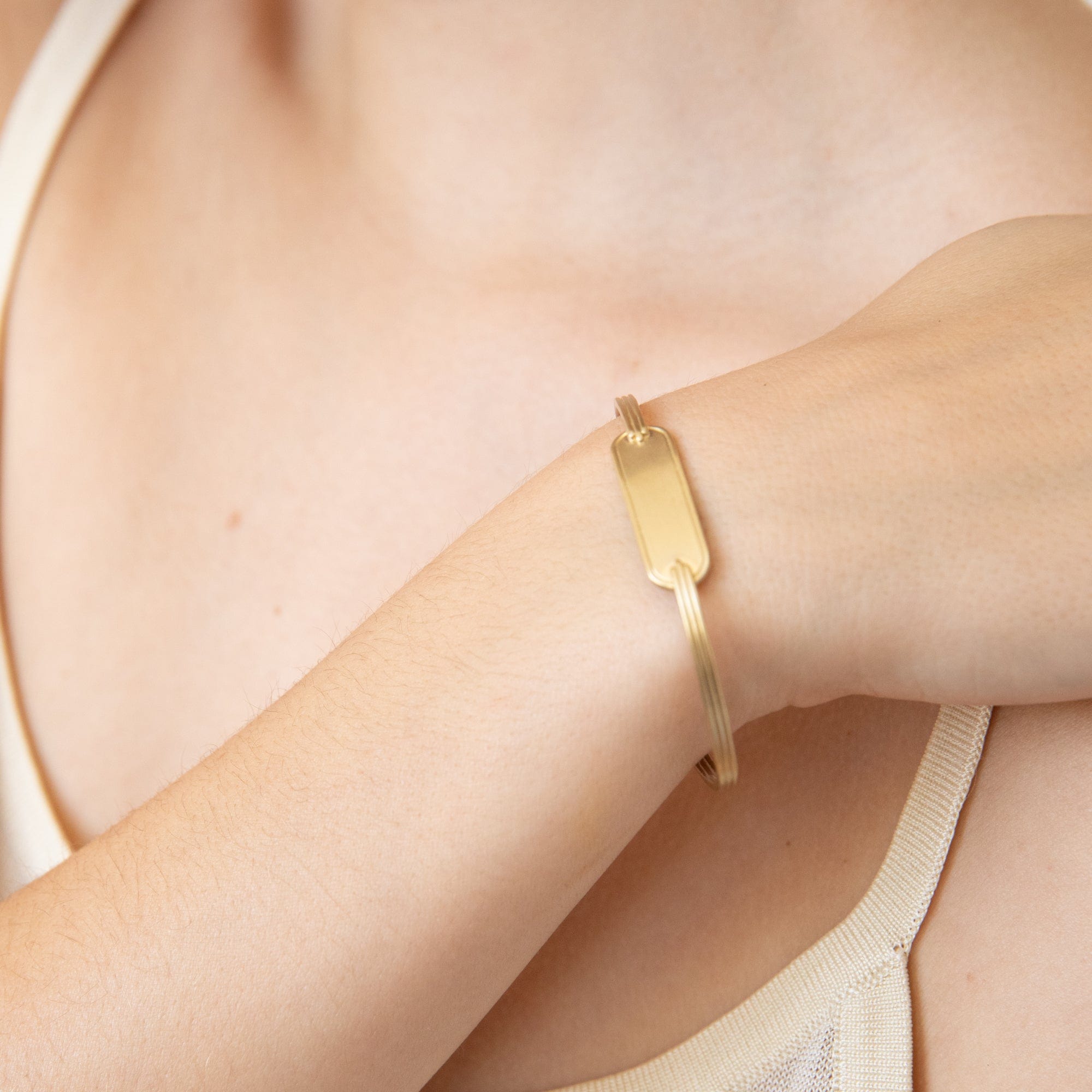 8.6.4 Bracelets Brass Signet Cuff