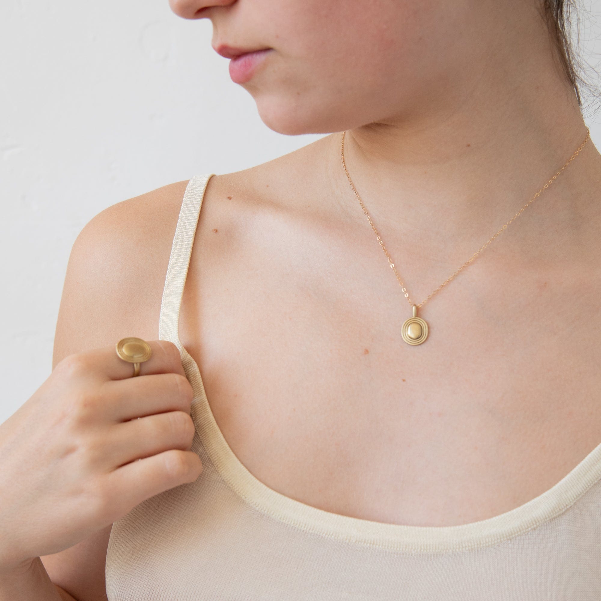 8.6.4 Necklaces Signet Necklace