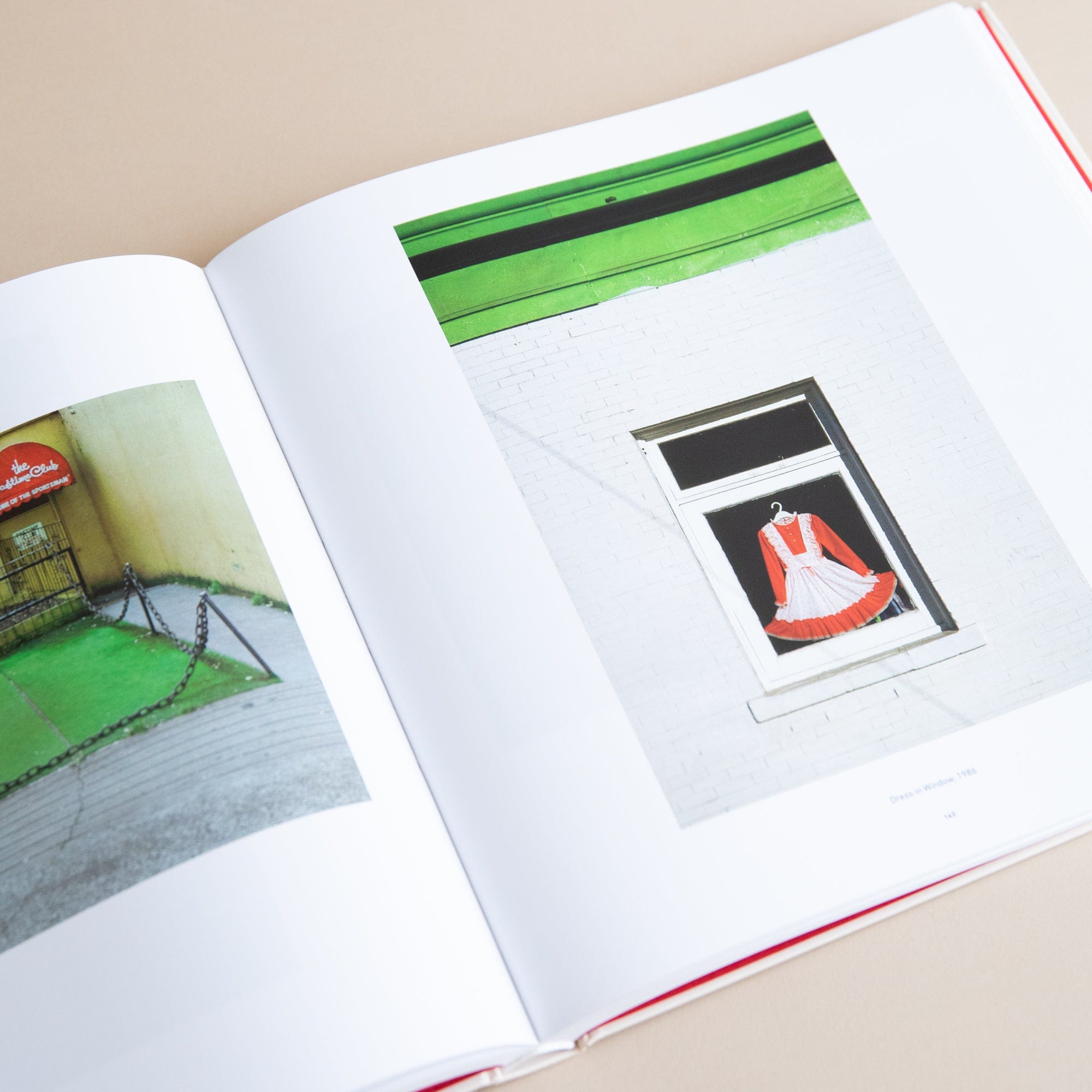 アート・デザイン・音楽 Fred Herzog : Modern Color Fred Herzog: Modern Color: Herzog, Fred: 9783775741811: Books