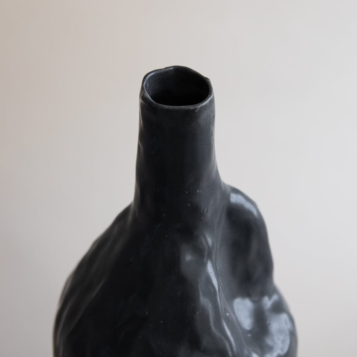 Atelier Lips Statement Piece Jug Vase in Black