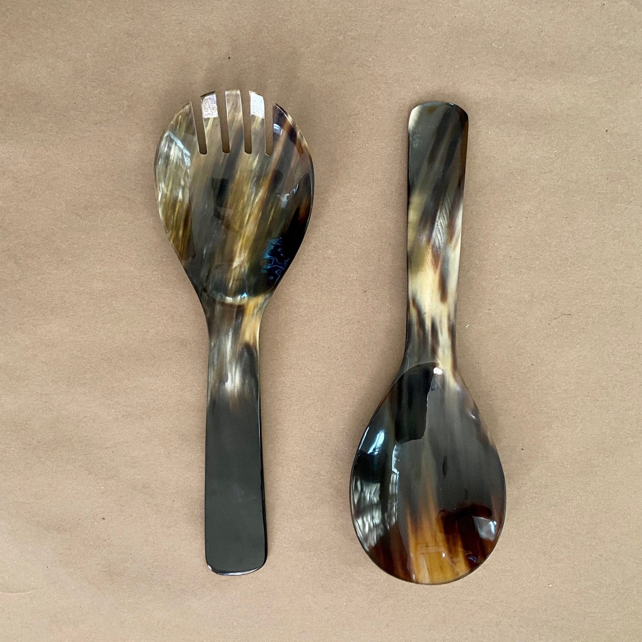 BE HOME Serveware Salad Servers in Horn