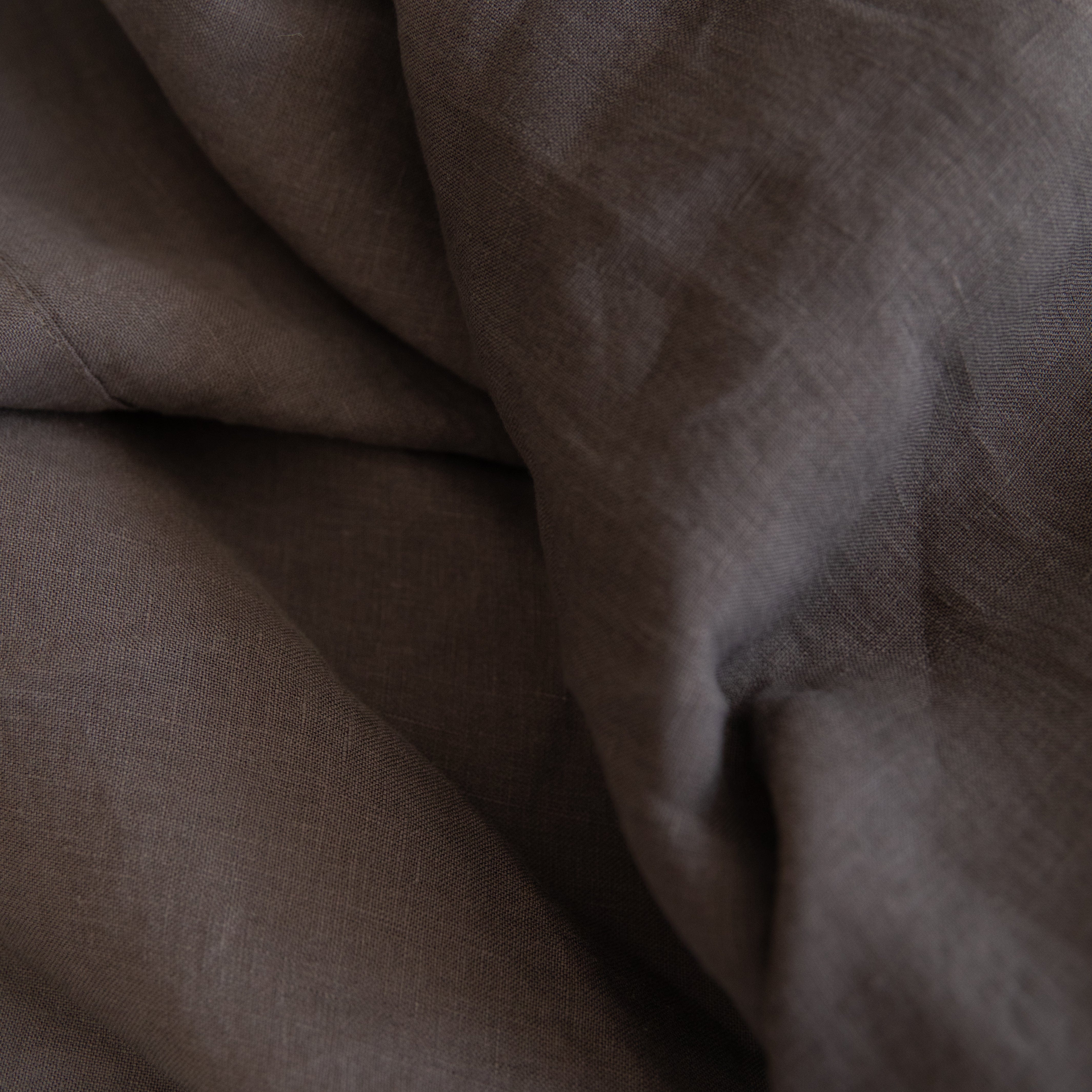 Cultiver Tablecloths Square / Slate Linen Tablecloth by Cultiver