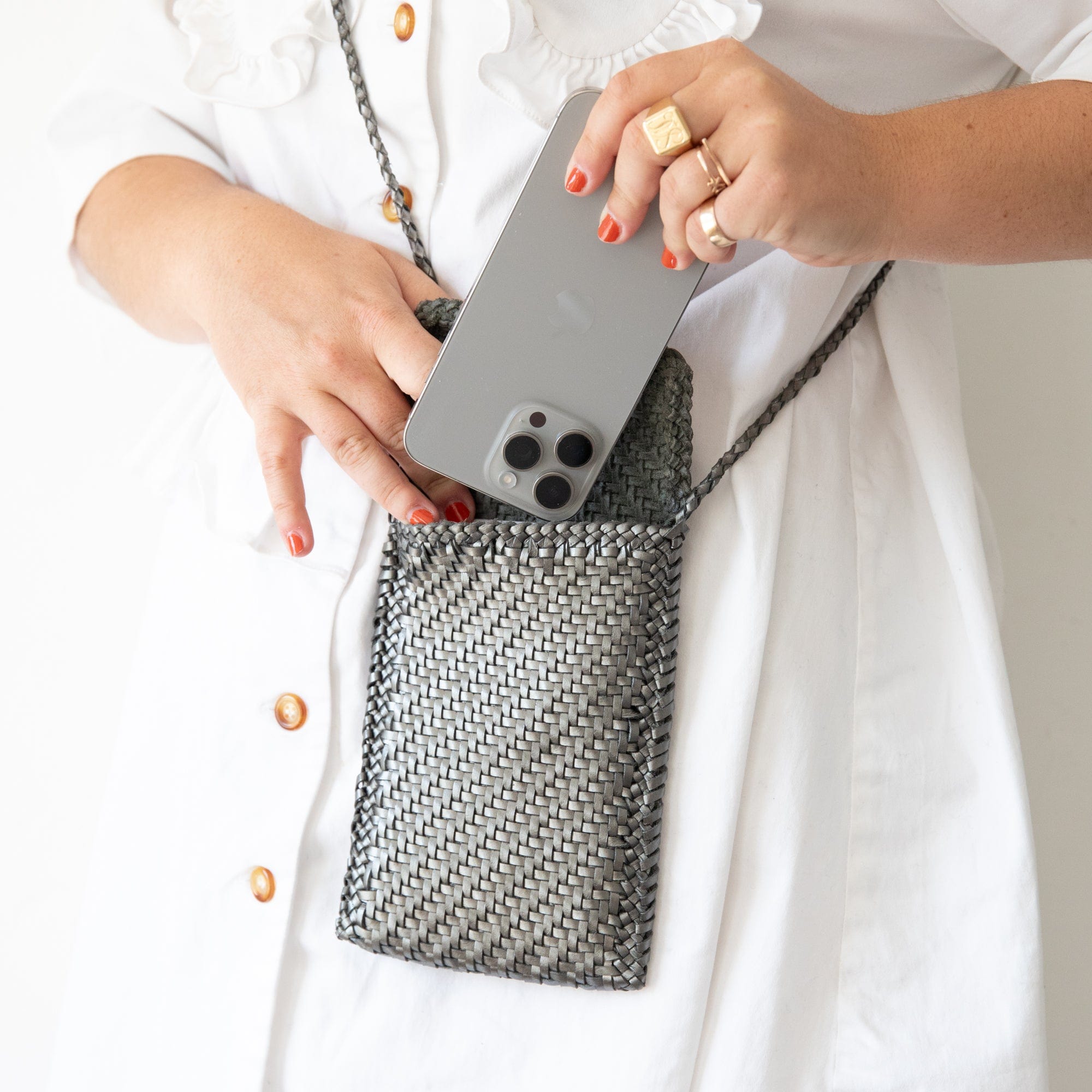 Dragon Diffusion Phone Crossbody Bag Dragon Diffusion Phone Crossbody Bag