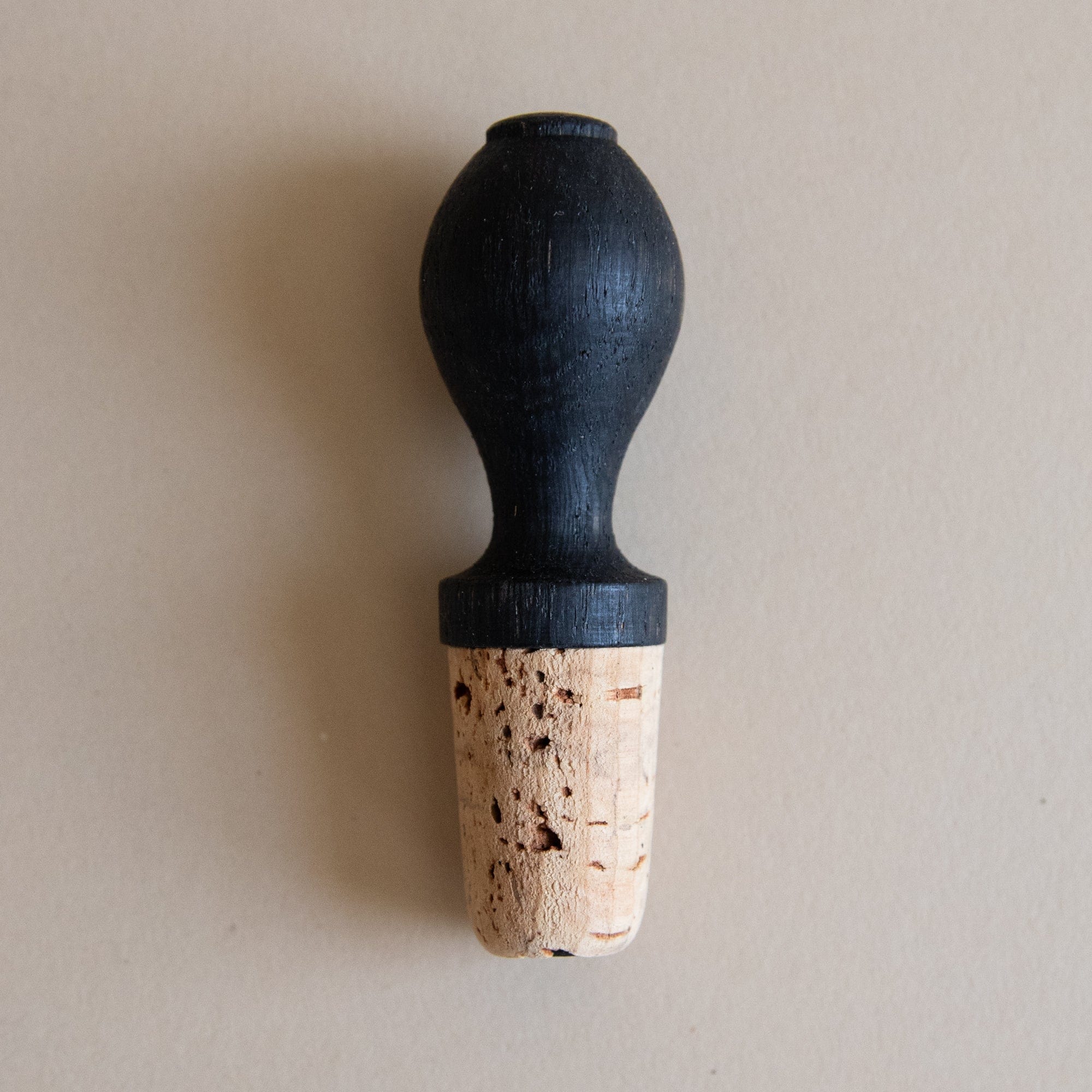 Earth & Nest Barware Black Oak Wine Stopper