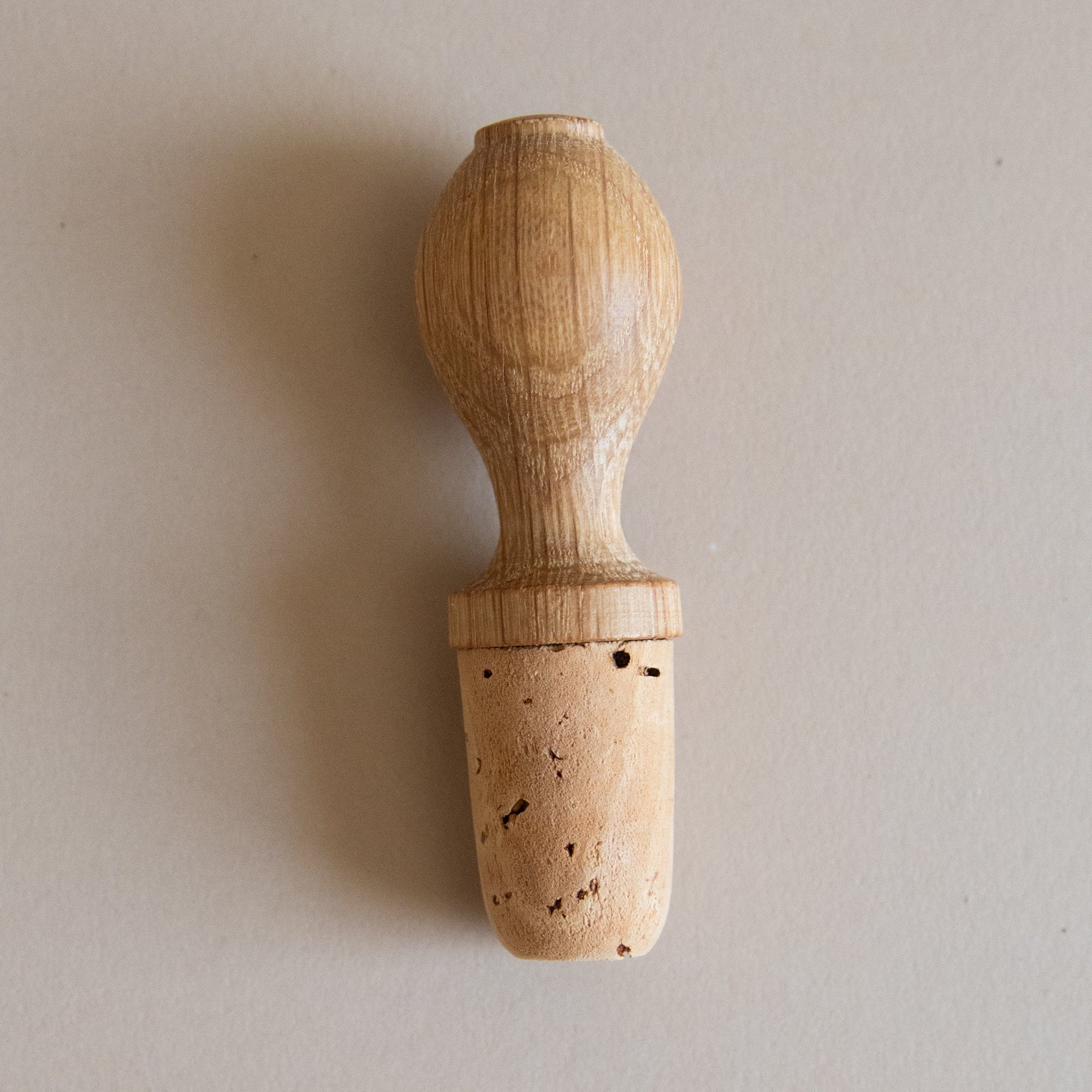 Earth & Nest Barware Natural Oak Wine Stopper
