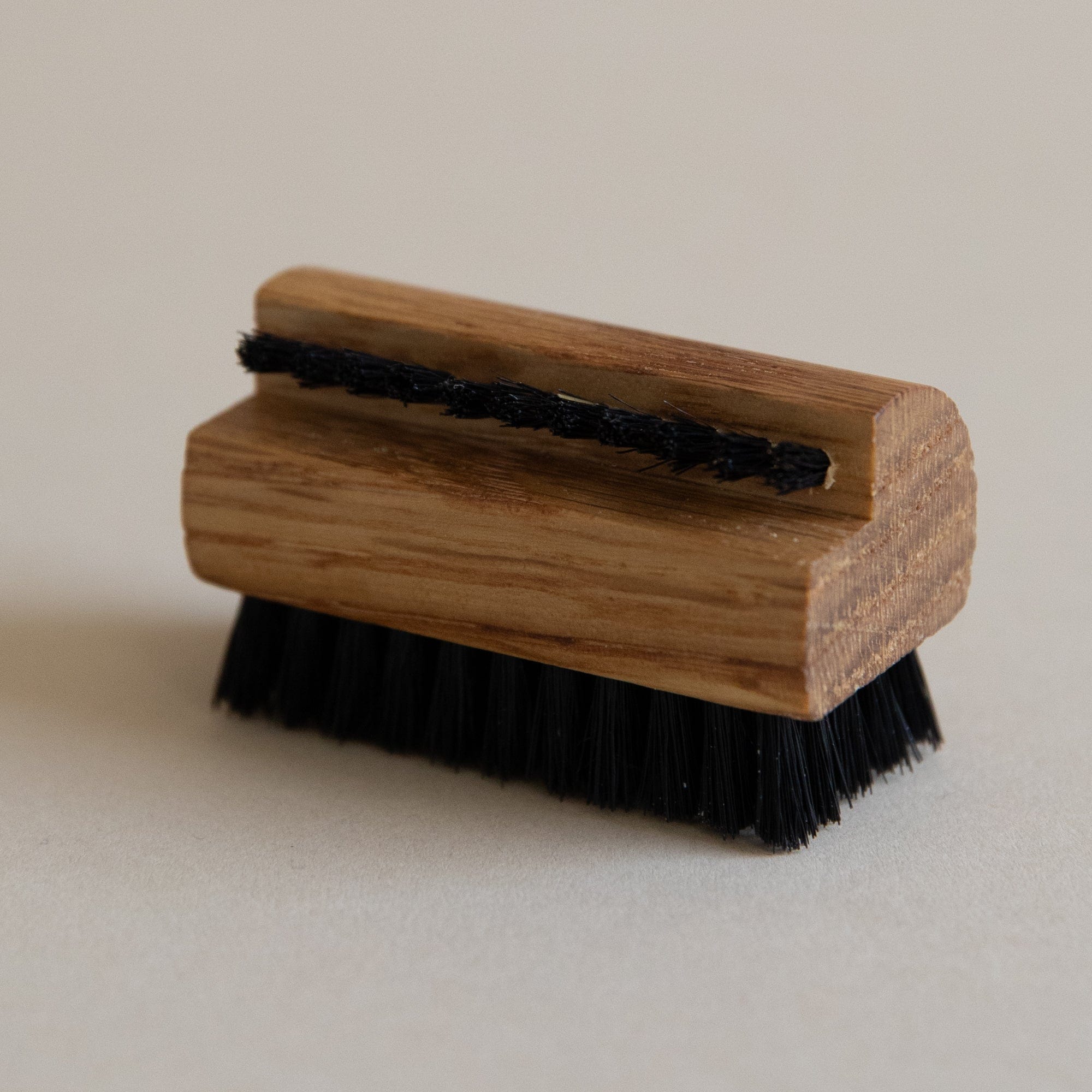 Earth & Nest Bath + Body Nail Brush