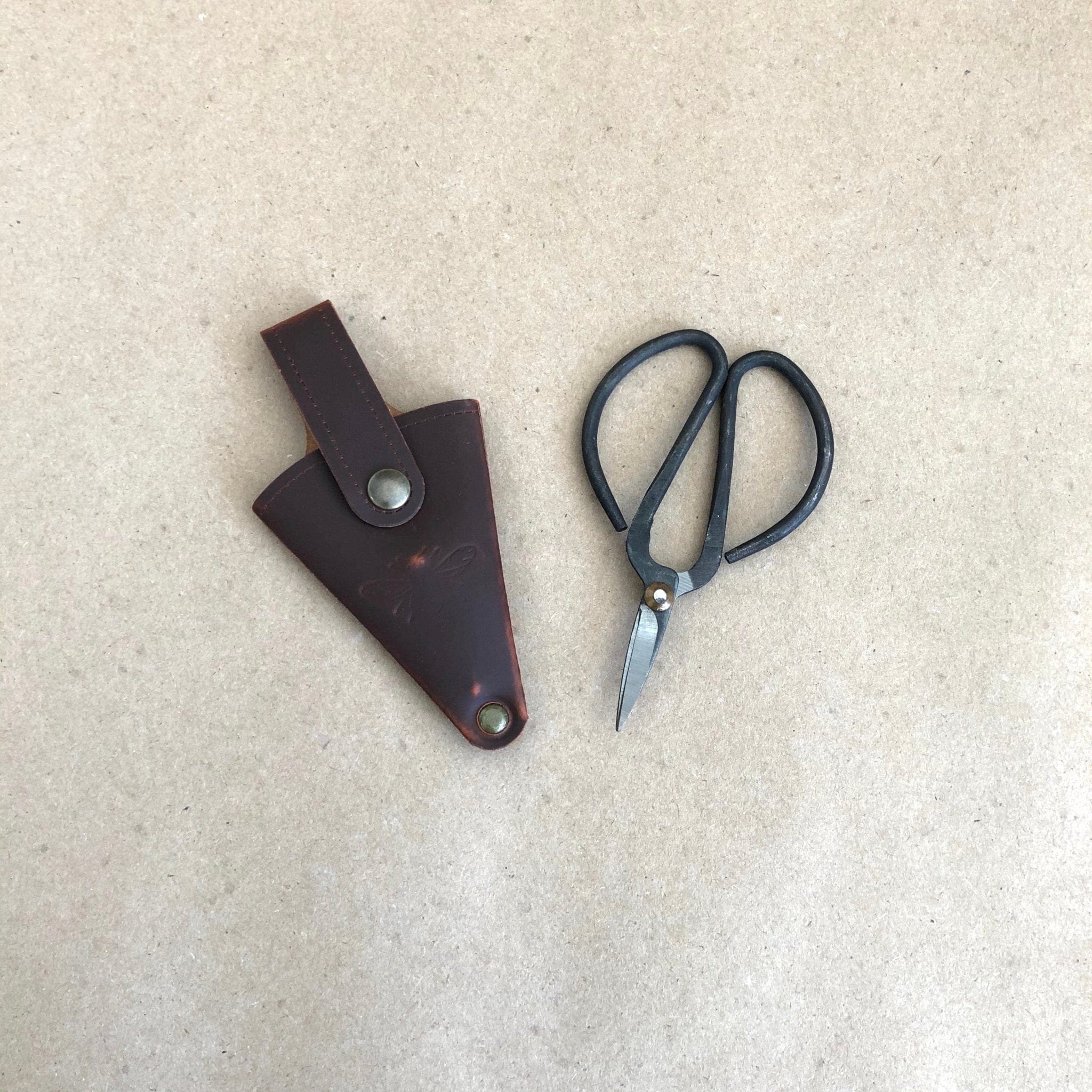 Earth & Nest Tools + Accessories Looped Metal Scissors