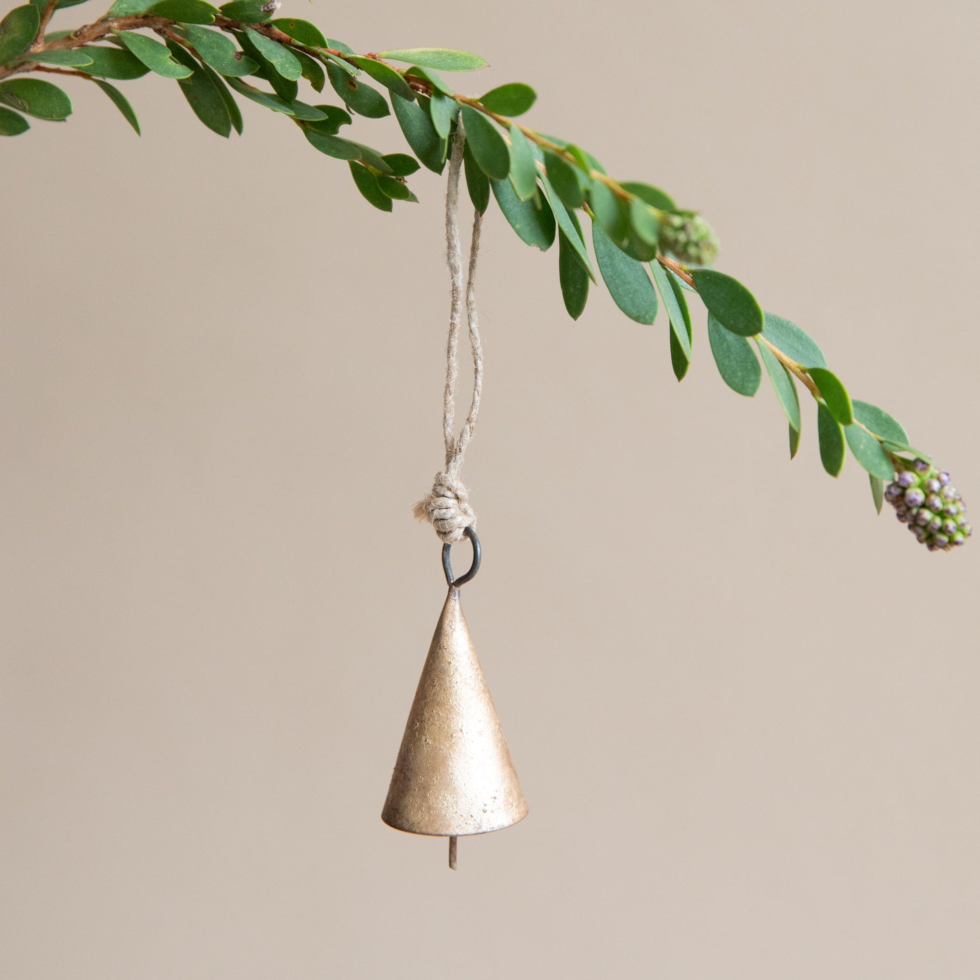 FOG LINEN Seasonal Iron Pointed Bell Ornament