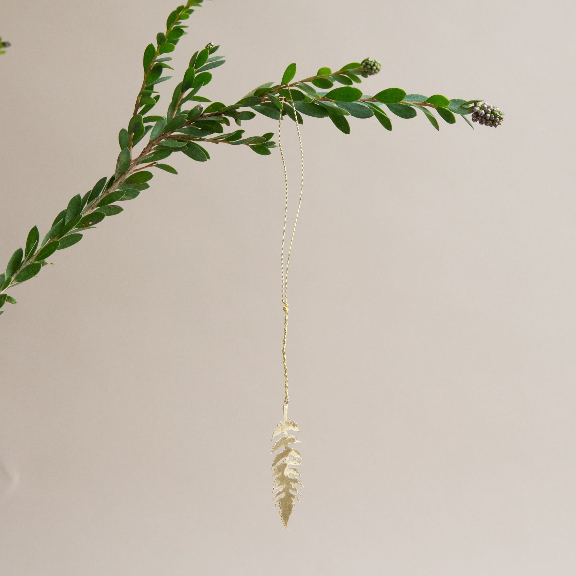 FOG LINEN Seasonal Leaf A Leaf Brass Ornaments