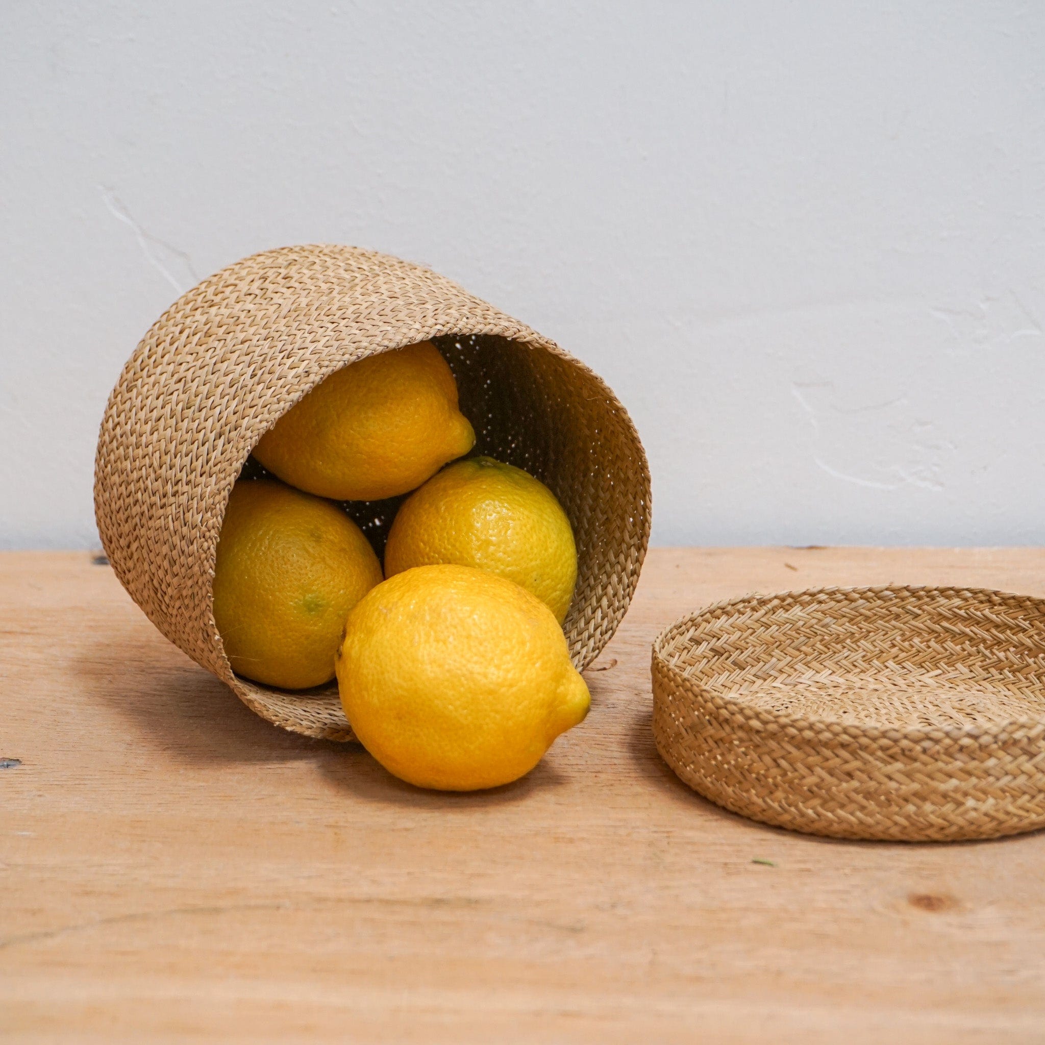 Guanabana Baskets Round Lidded Iraca Basket