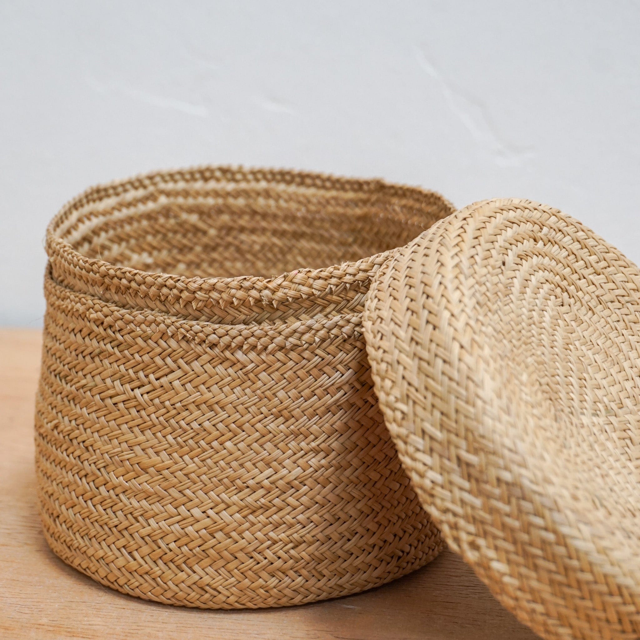 Guanabana Baskets Round Lidded Iraca Basket