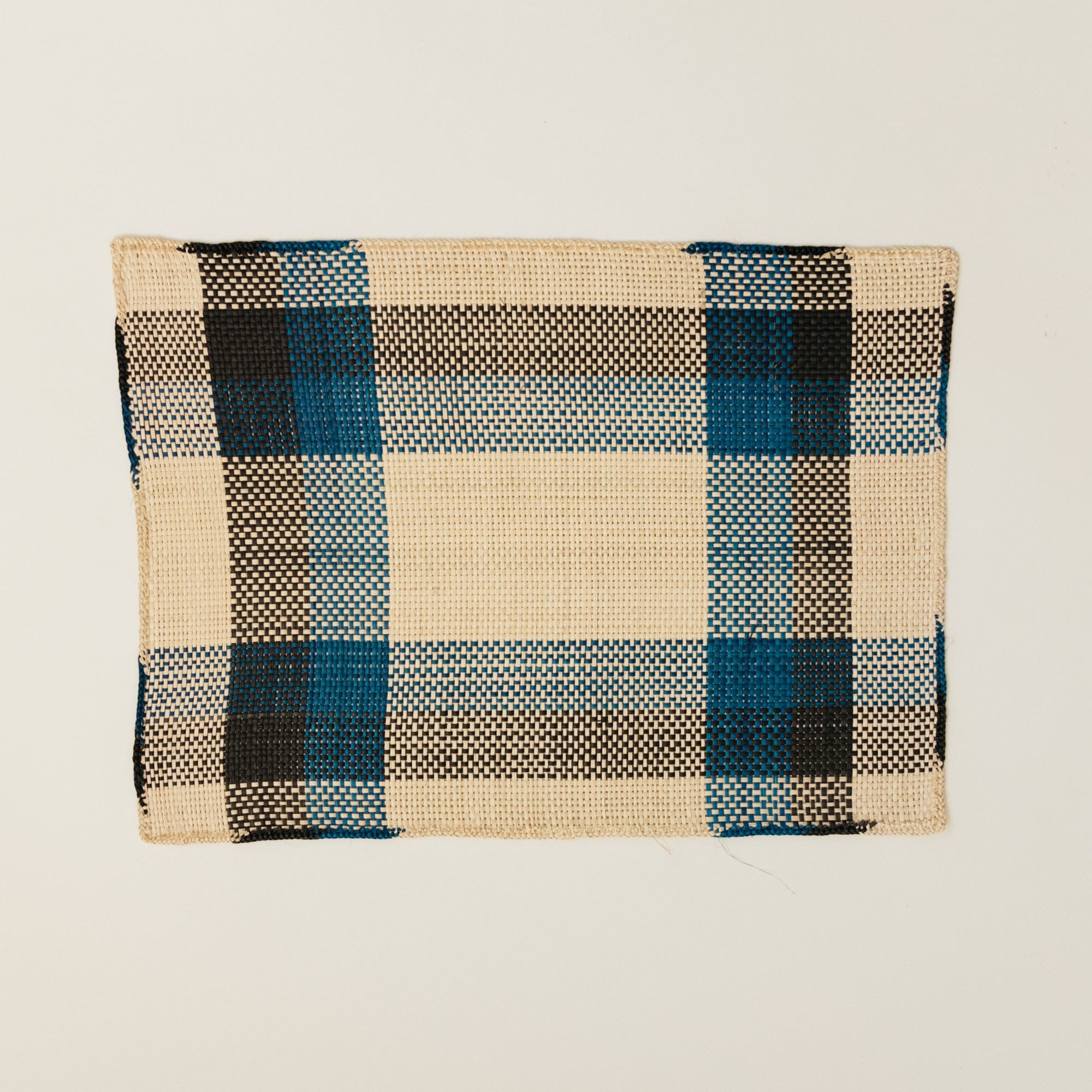Guanabana Placemats Color-block Weave in Black and Blue Straw Placemat