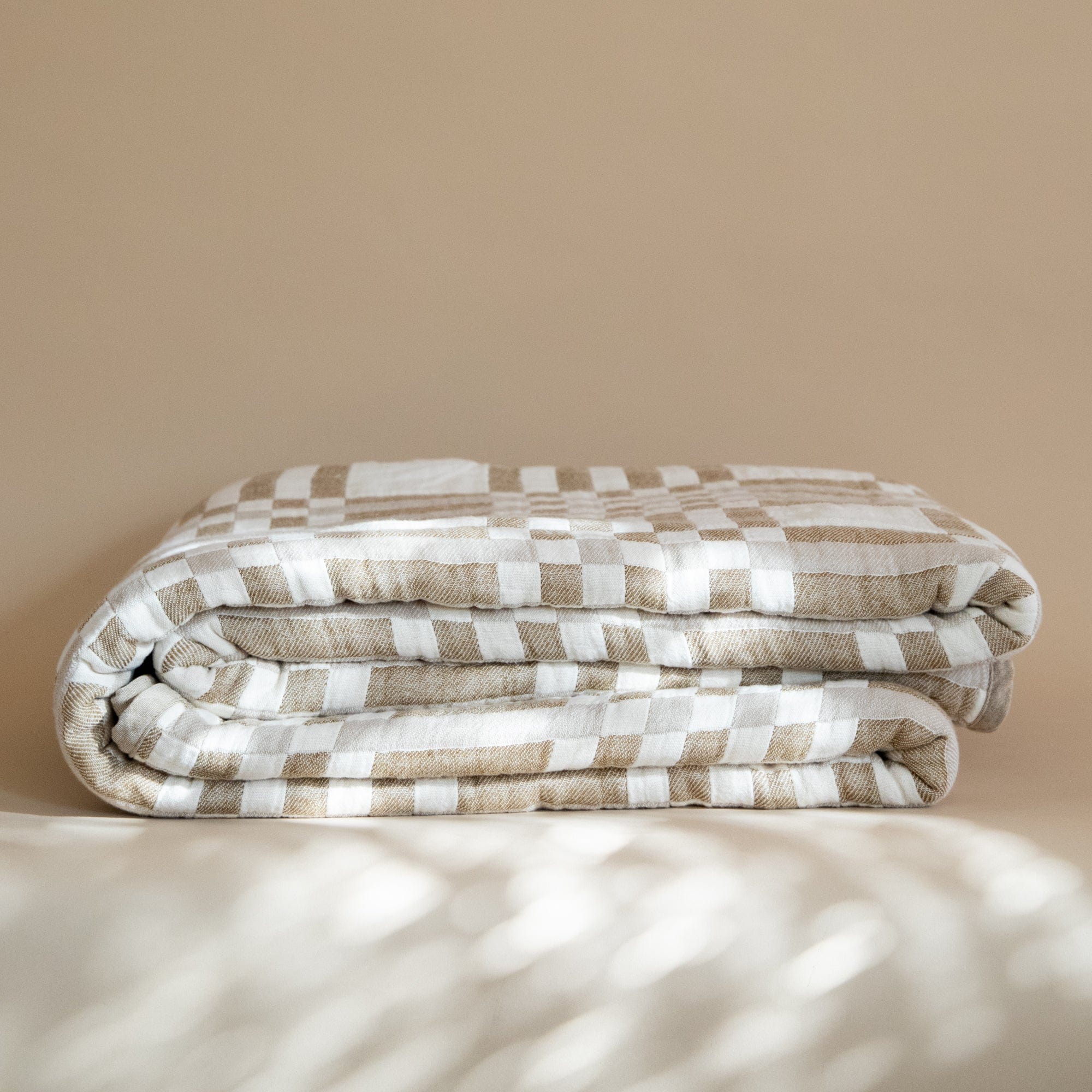 Hawkins New York Quilts King Quilt in Ivory/Flax