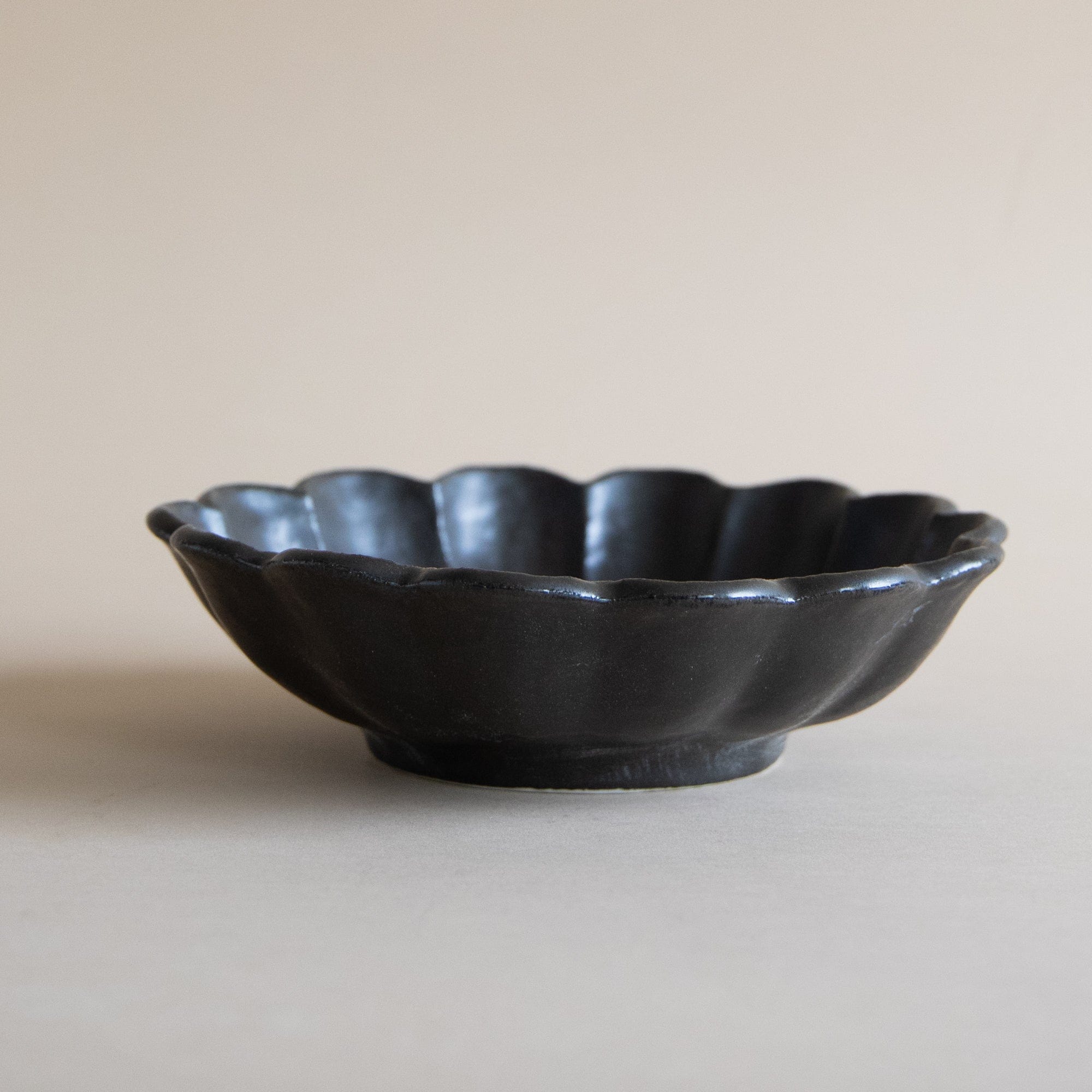 Kanesho Toki Dinnerware 4.75" Rinka Bowls in Black