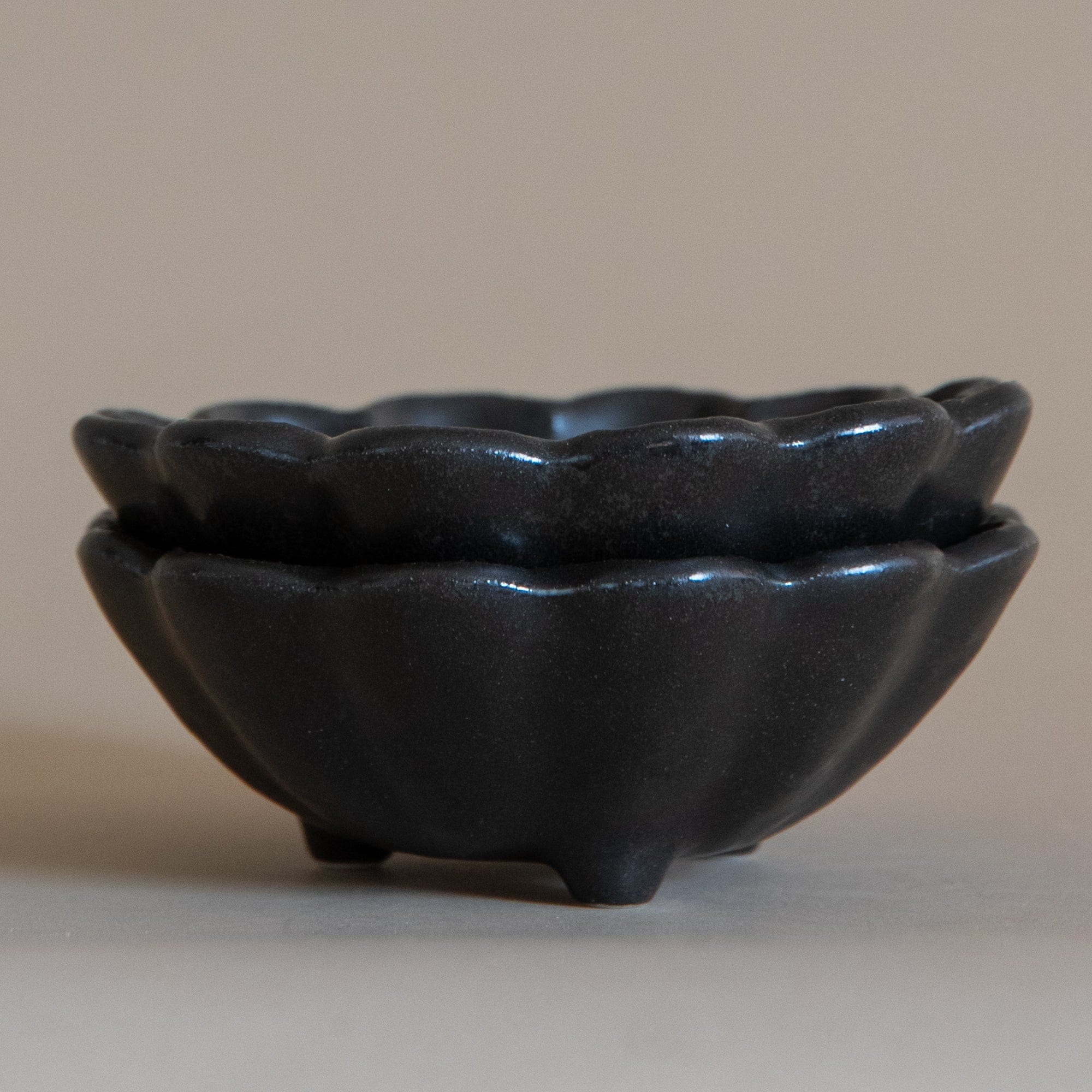 Kanesho Toki Dinnerware Black / 4.75" Rinka Bowls