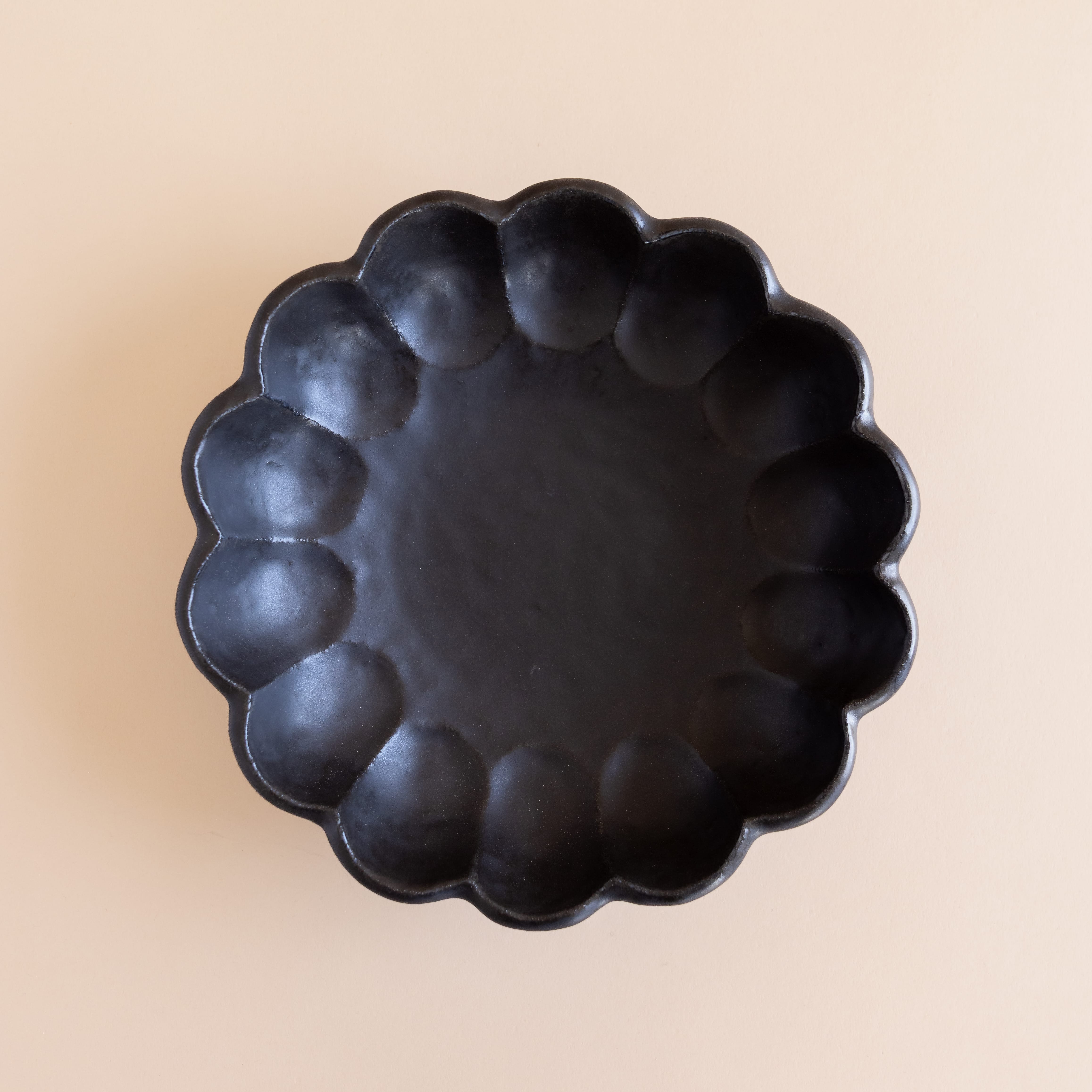 Kanesho Toki Dinnerware Black / 9.5" Rinka Bowls