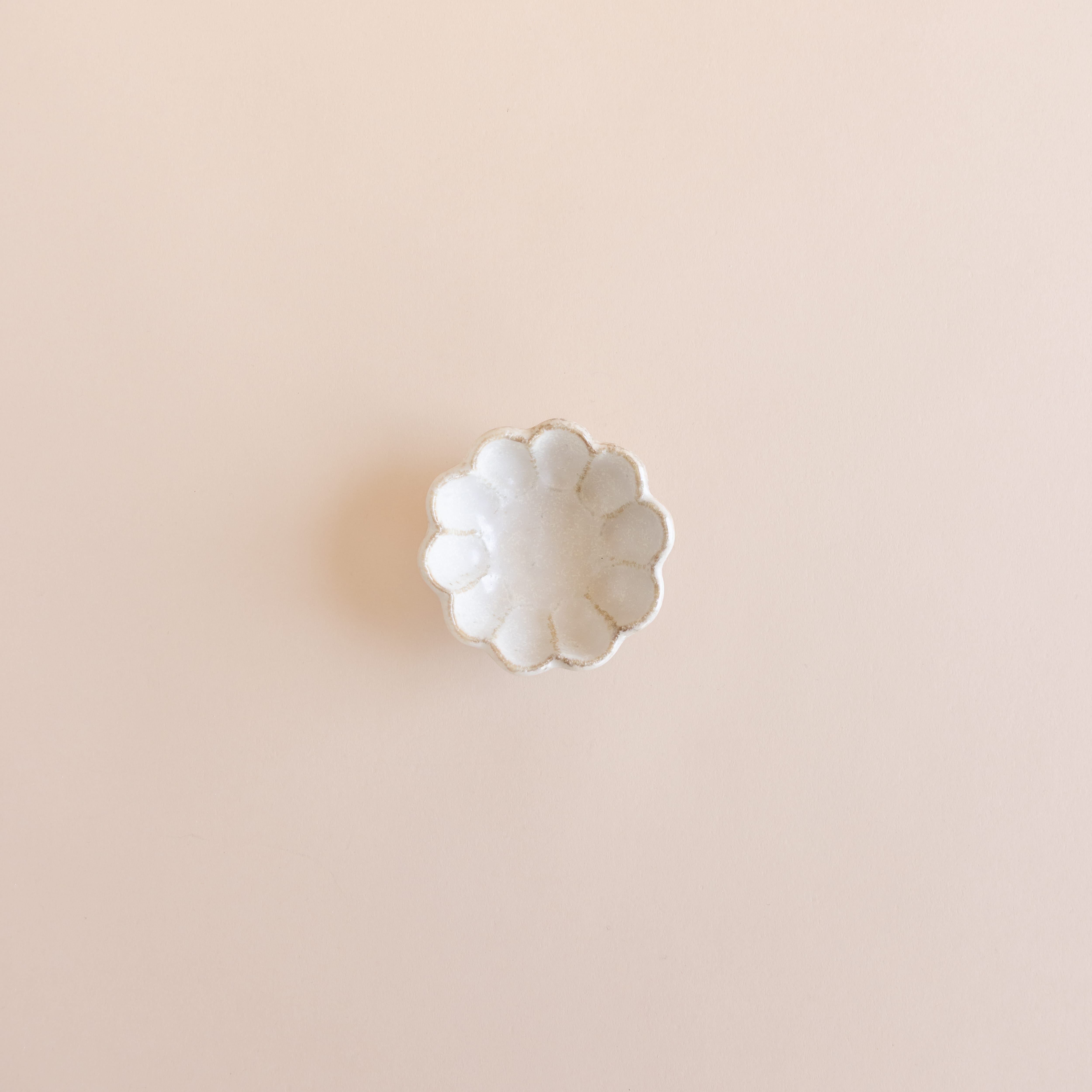 Kanesho Toki Dinnerware White / 3.25" Rinka Bowls