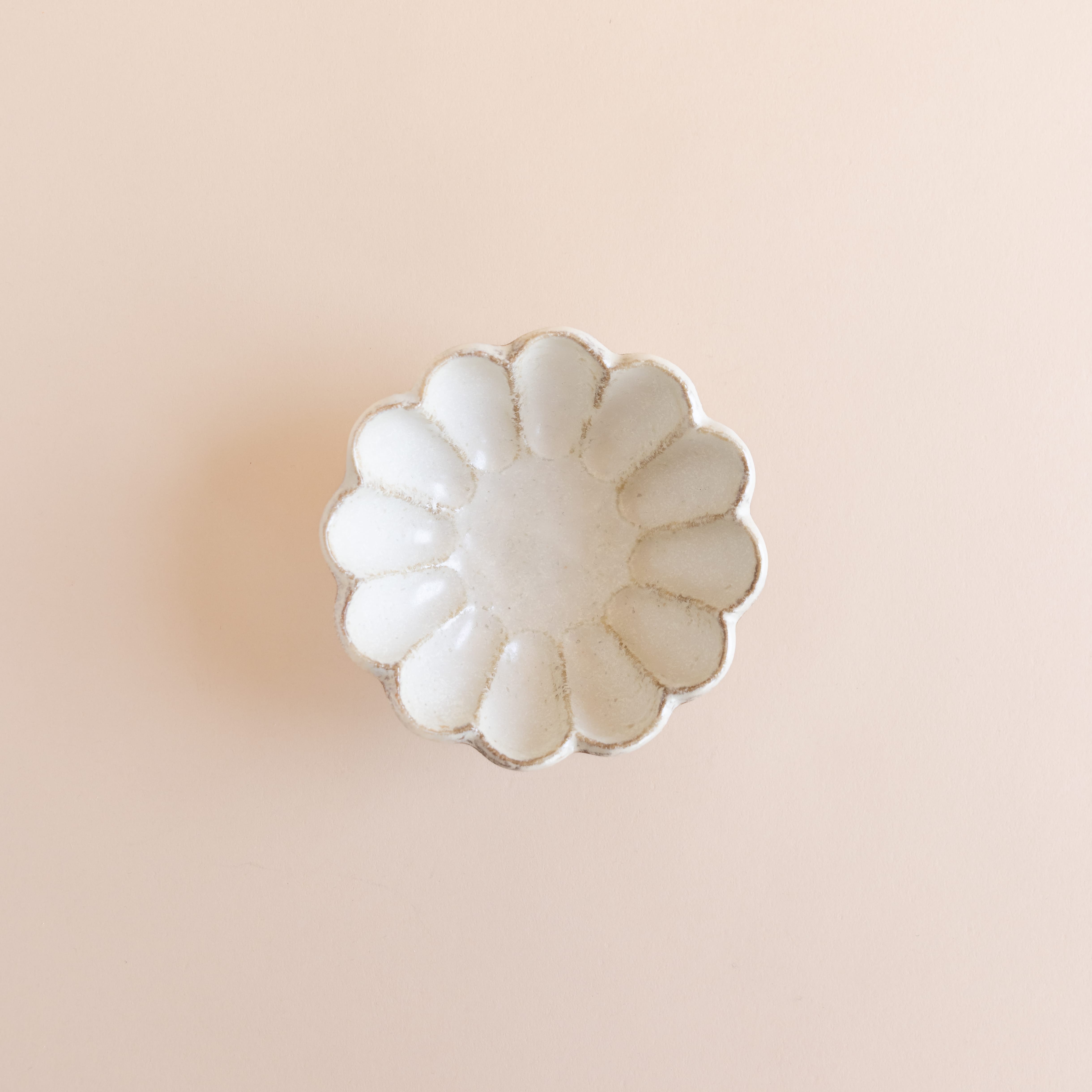 Kanesho Toki Dinnerware White / 4.75" Rinka Bowls