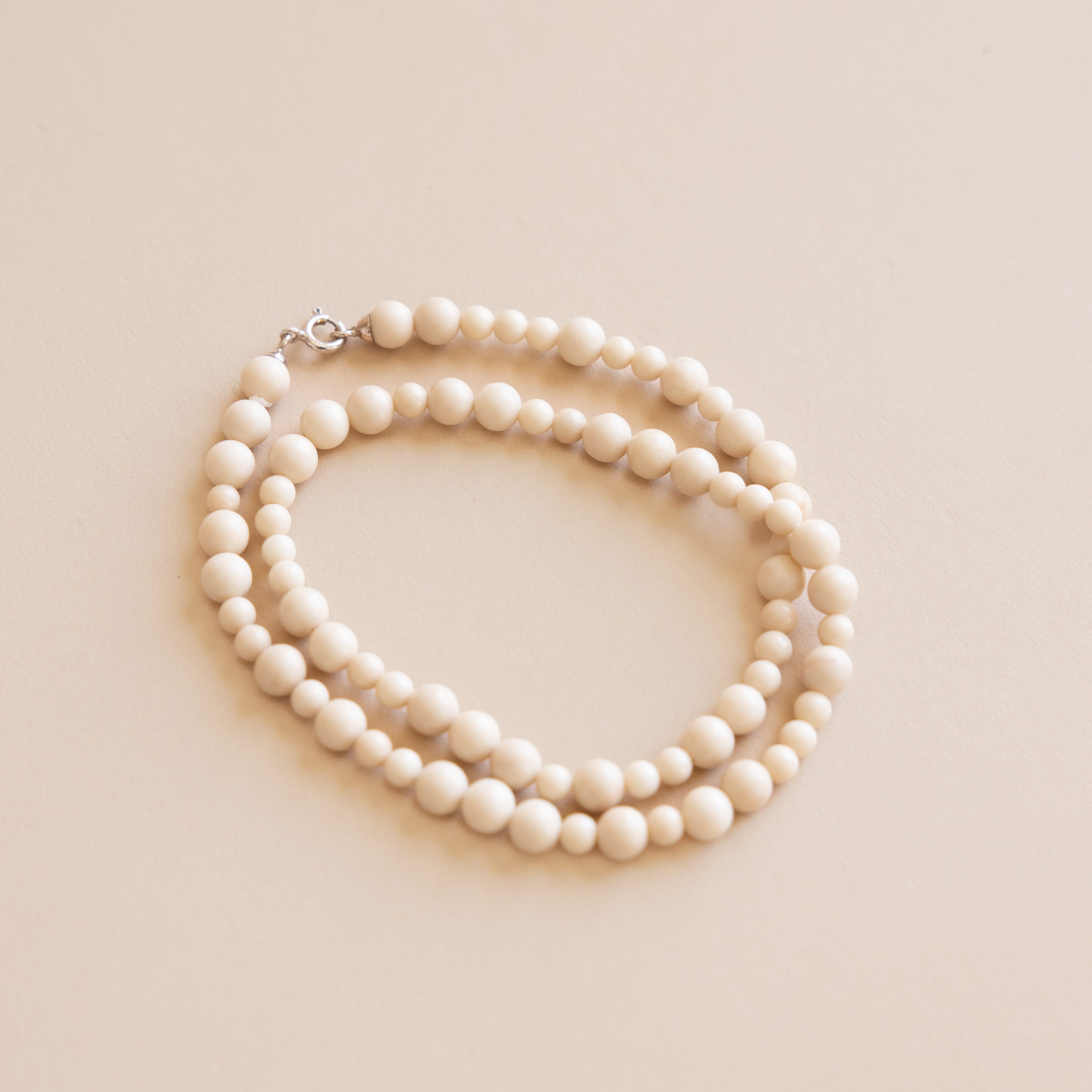 Labro Necklaces Otto Necklace in White Fossil