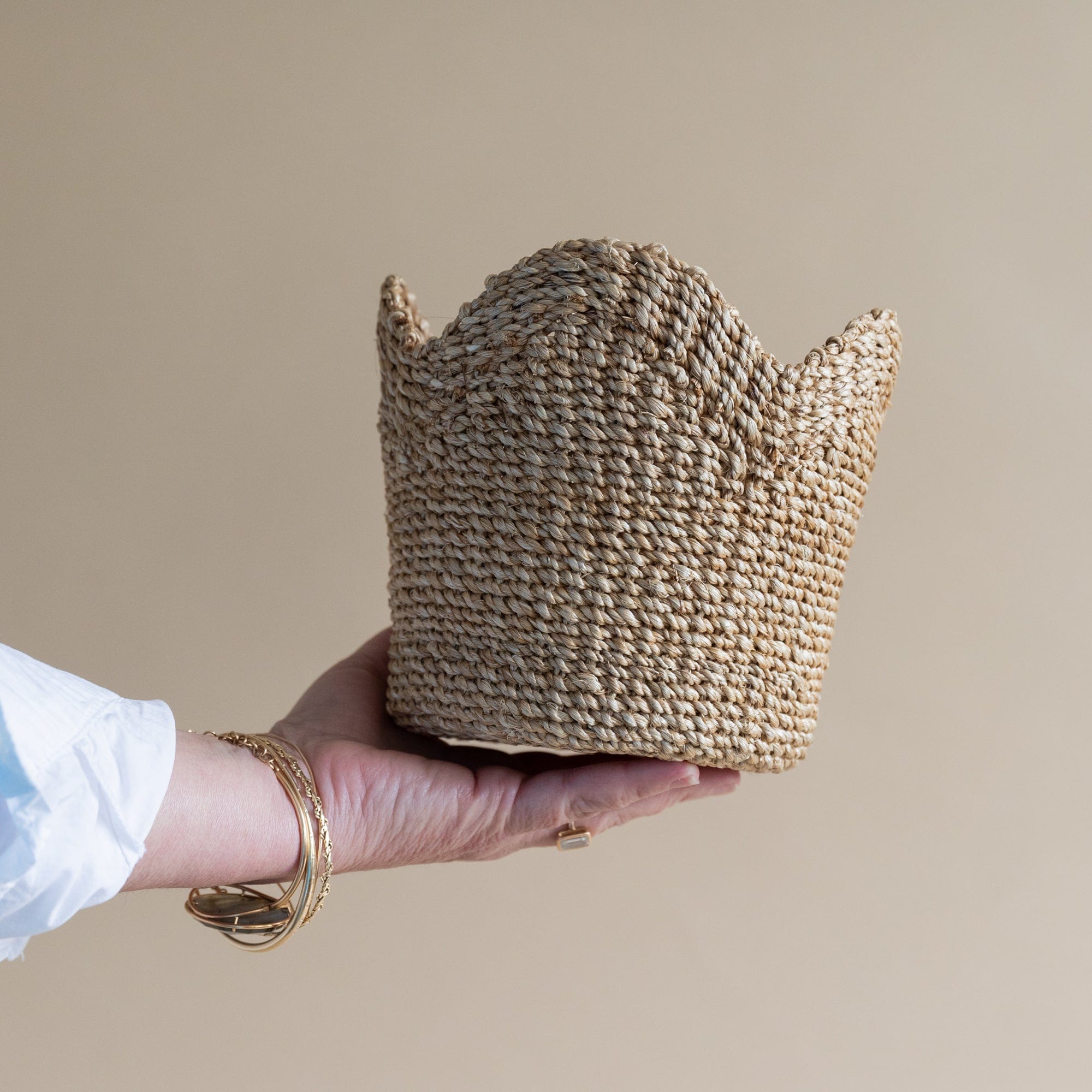 LIKHÂ Baskets Natural / Mini Scallop Basket