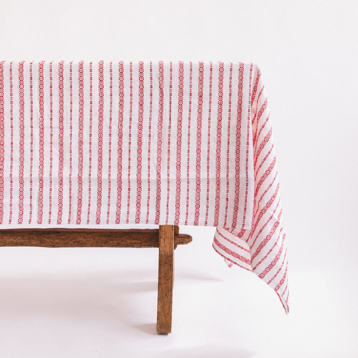 Linge Particulier Tablecloths Large -  63" x 118" / Red Embroidery French Linen Tablecloth