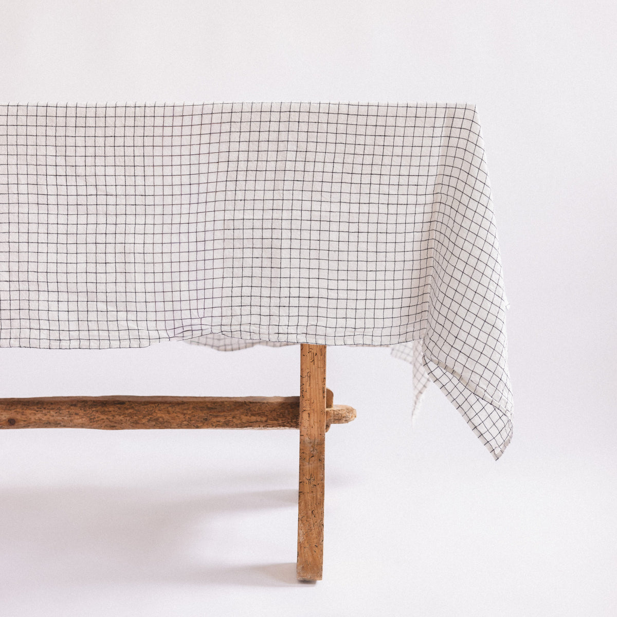 Linge Particulier Tablecloths Large -  63" x 118" / White / Black Checks French Linen Tablecloth