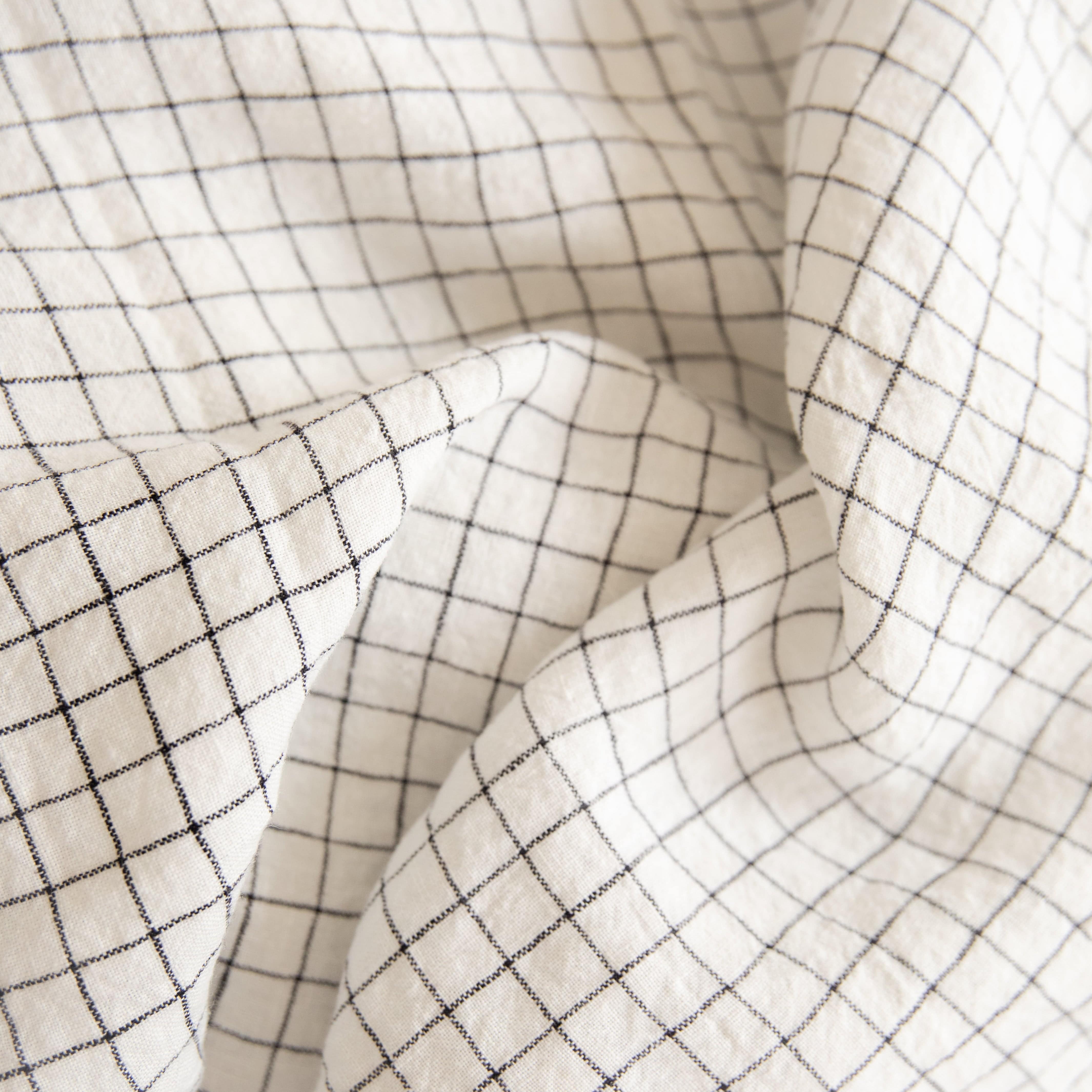 Linge Particulier Tablecloths White / Black Checks Linen Tablecloth