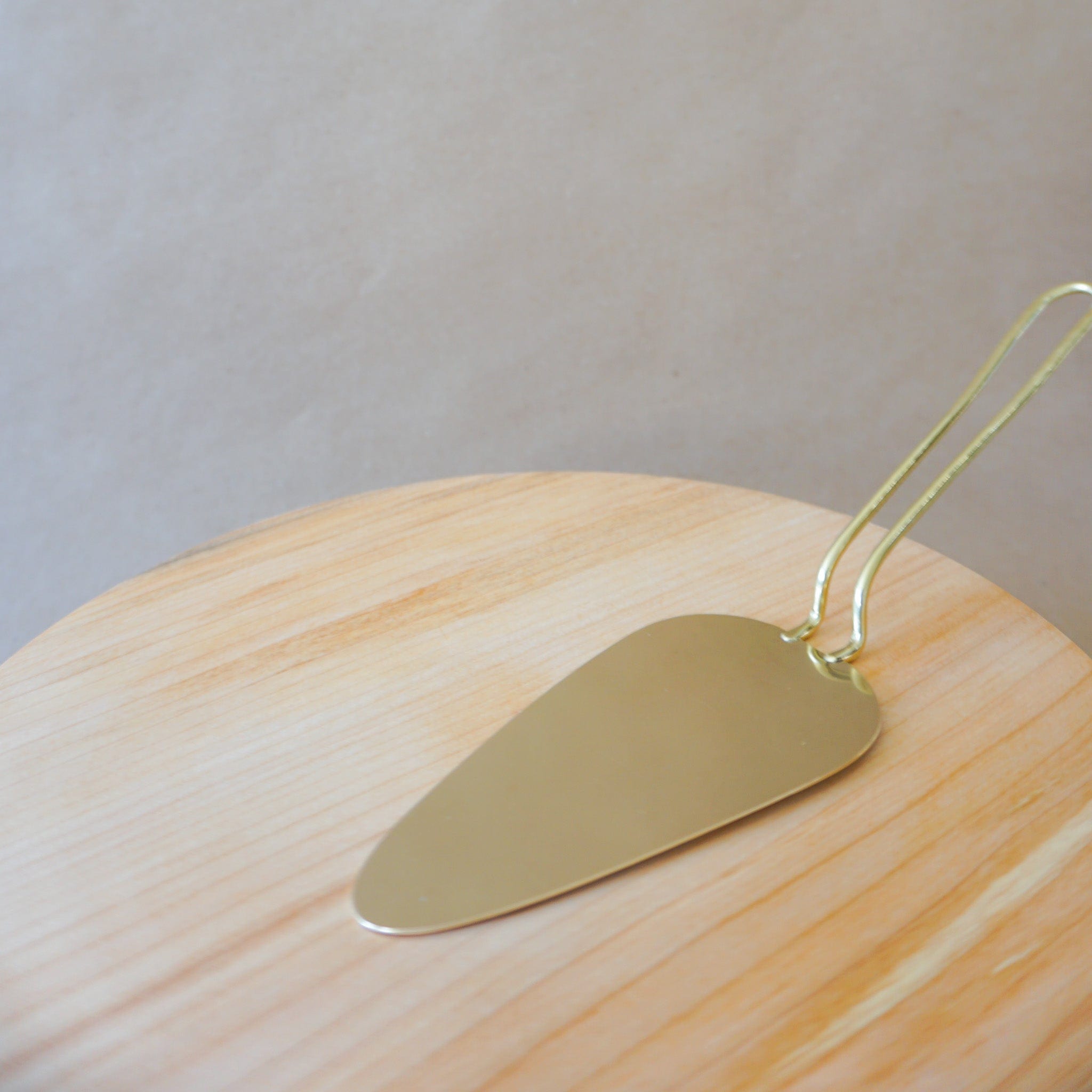 Lue Brass Utensils Cake Server in Brass