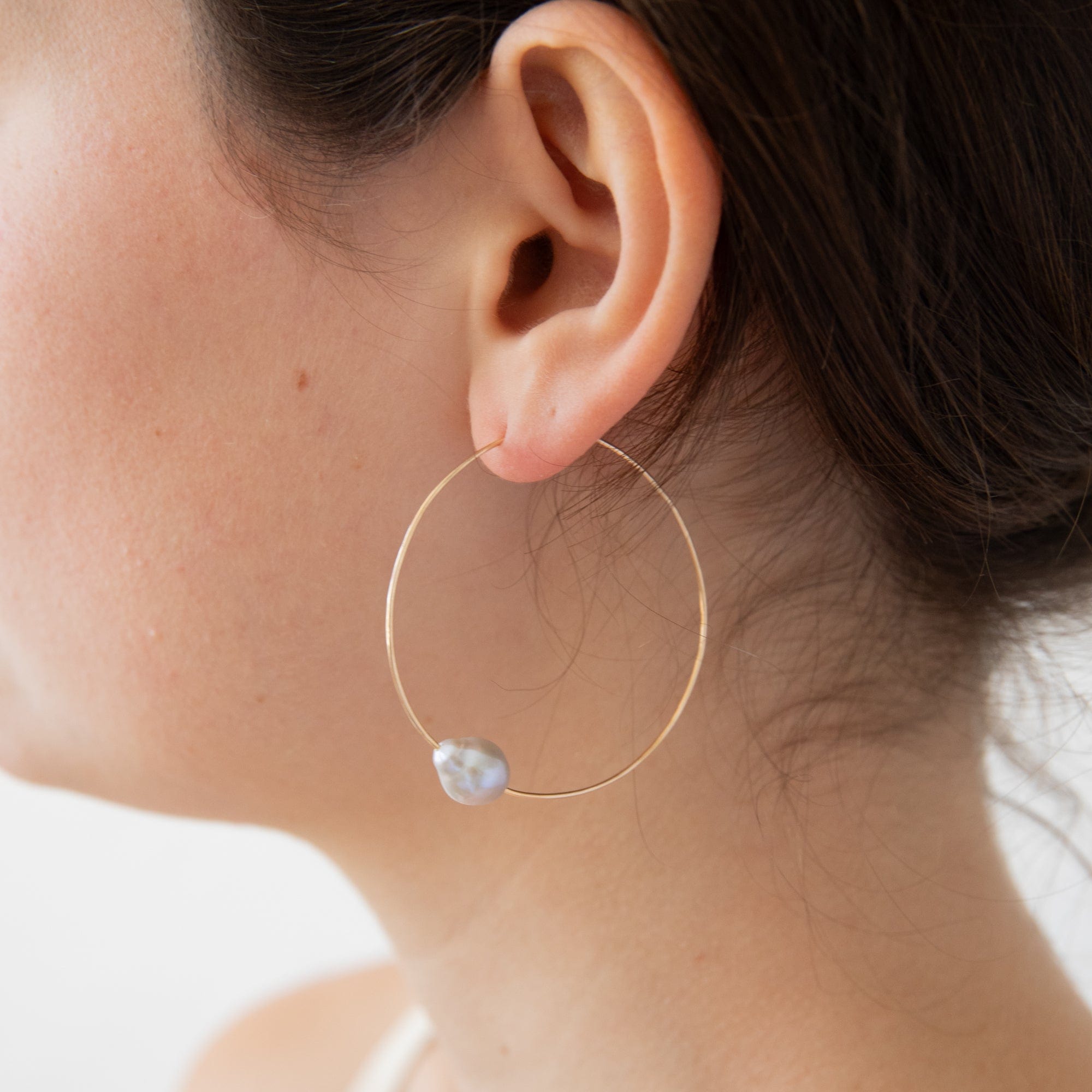 Mary MacGill Earrings Hoops in Baroque Pearl by Mary MacGill