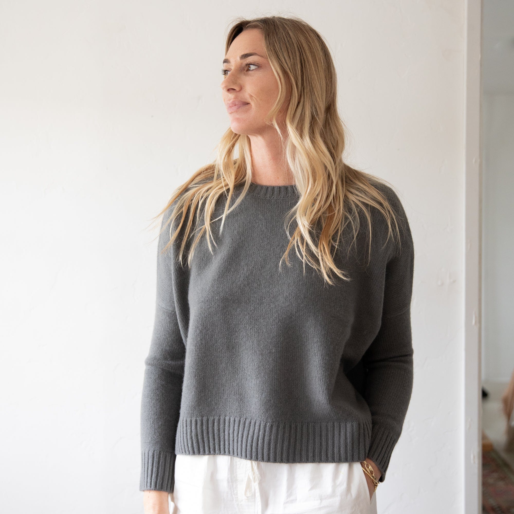 Cashmere Wide Pullover Organic by John Patrick in Anthracite