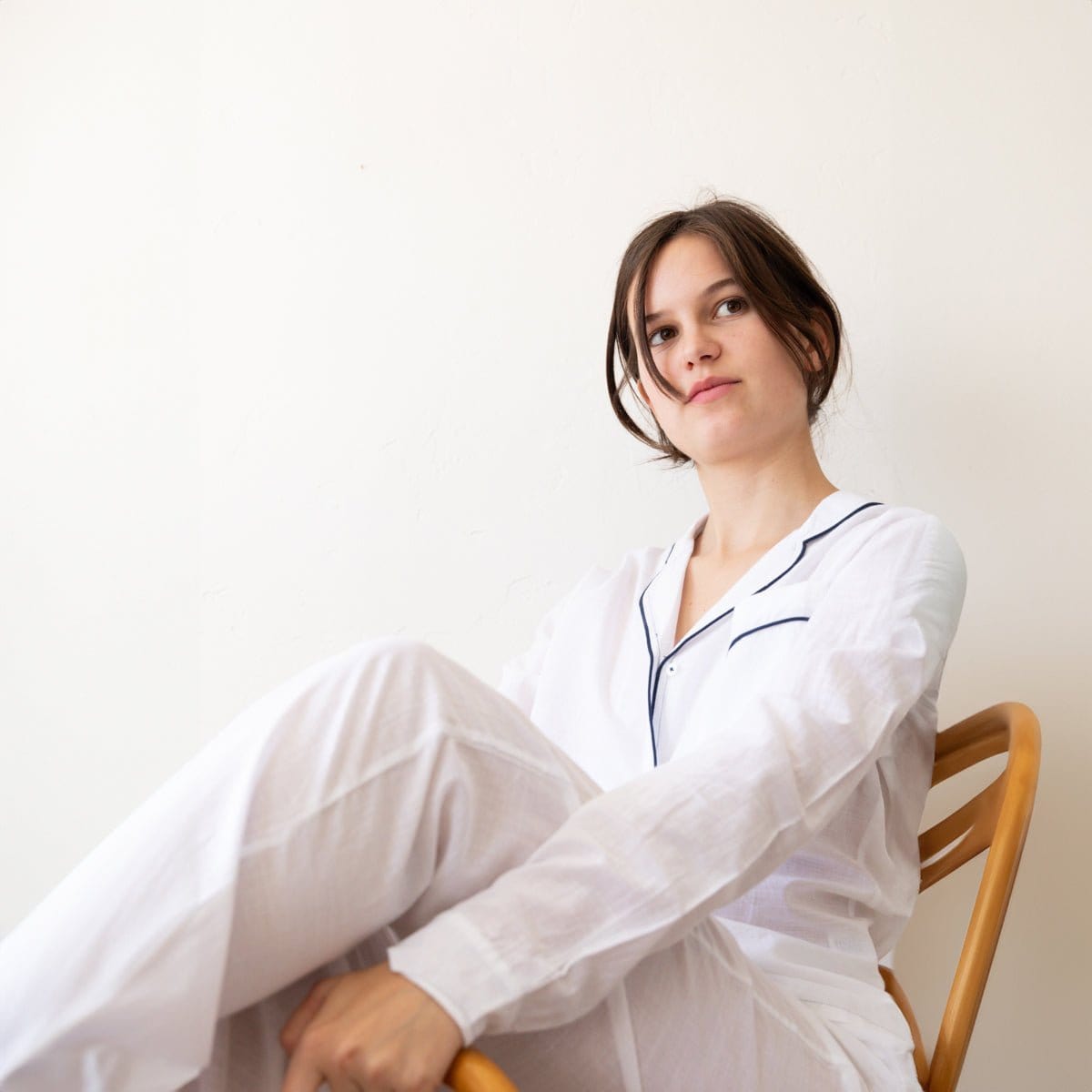 Scarlette Ateliers Sleepwear Women's Pajama Set in White with Navy Piping