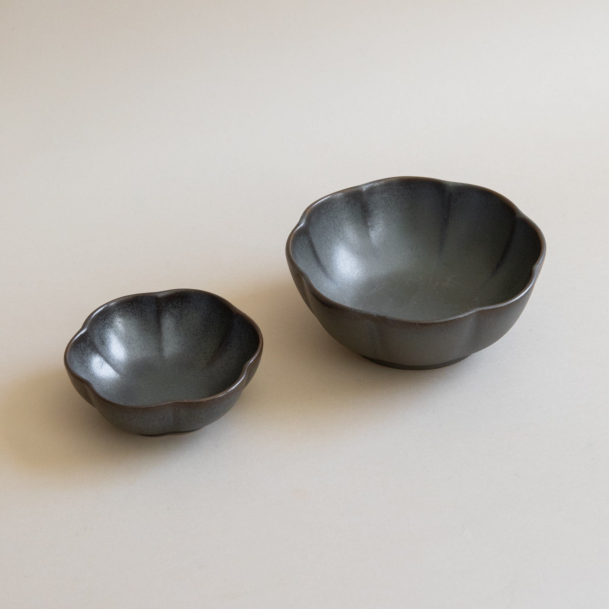 Serax Dinnerware Inku Bowl in Seaweed